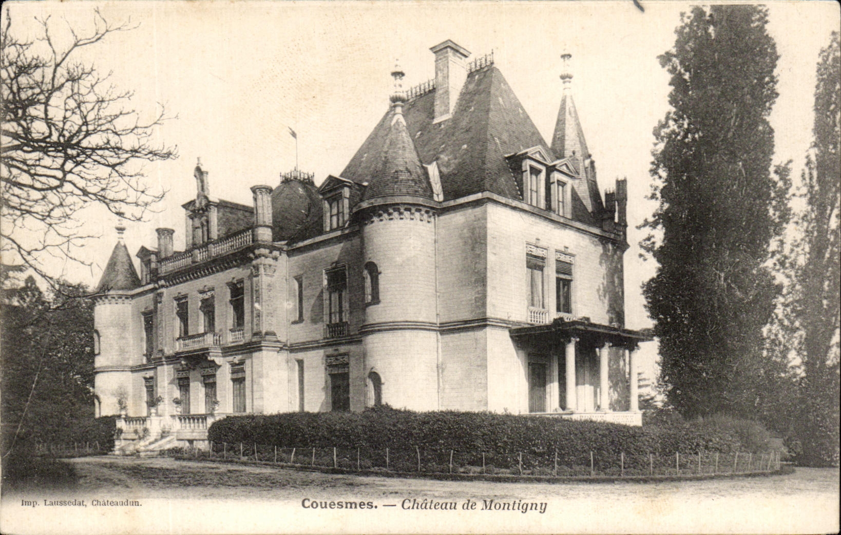 CPA Couesmes Chateau de Montigny