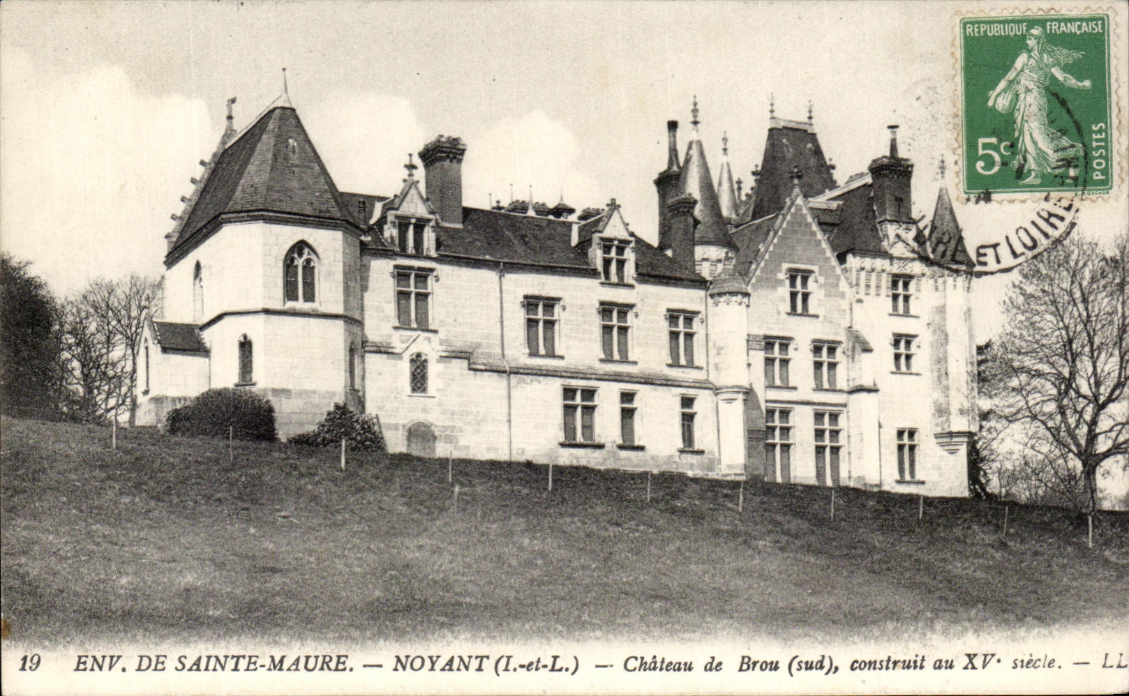 CPA Env De Sainte Maure Noyant Chateau de Brou