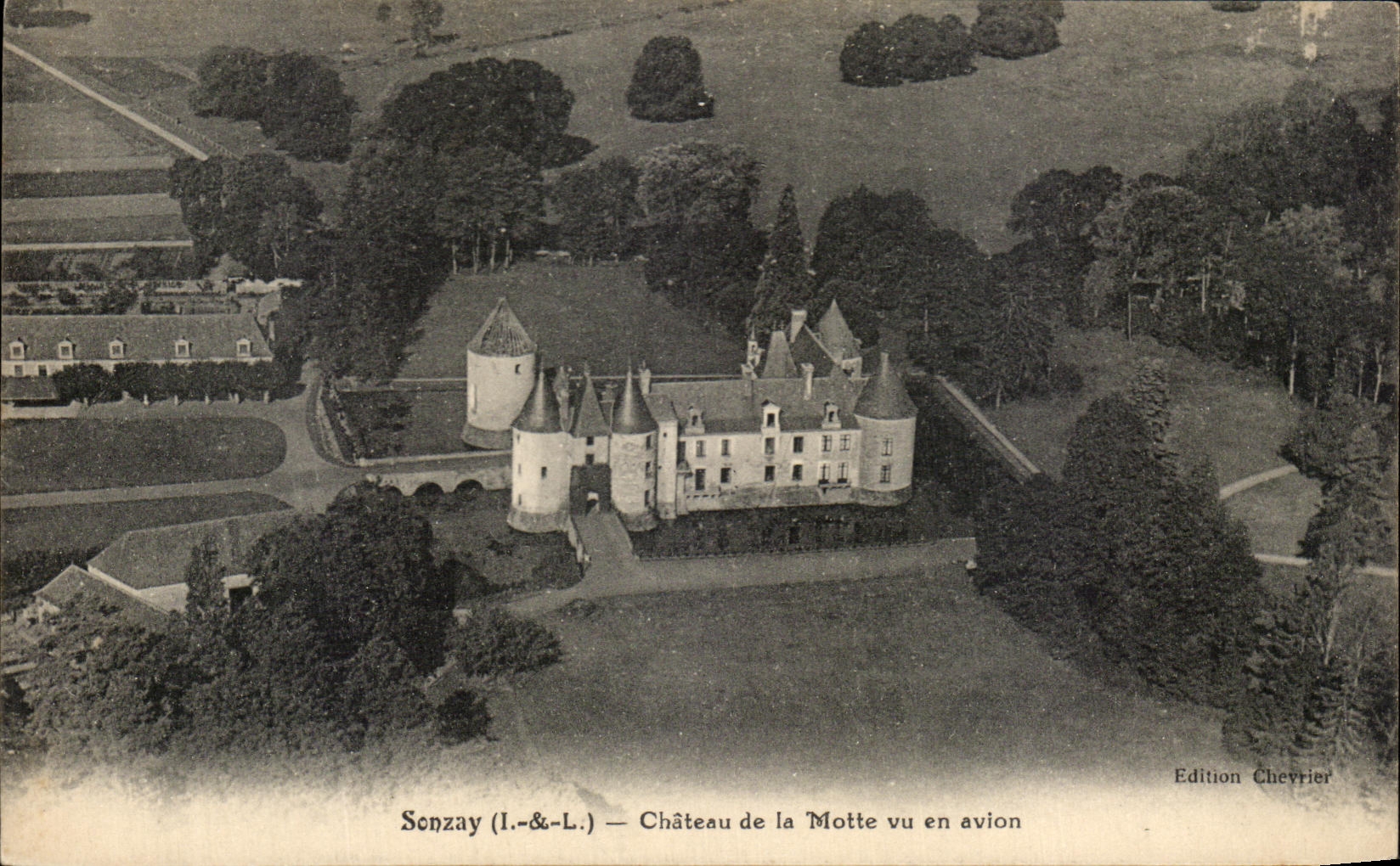 CPA Sonzay Chateau de la Motte vu en avion