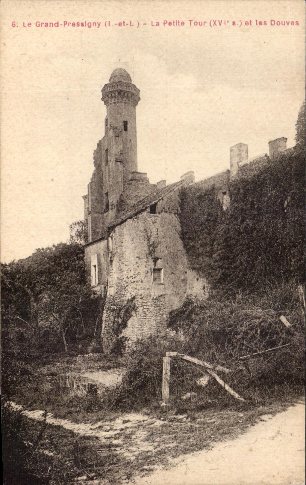 CPA Large Pressigny the small Tower and Ditches