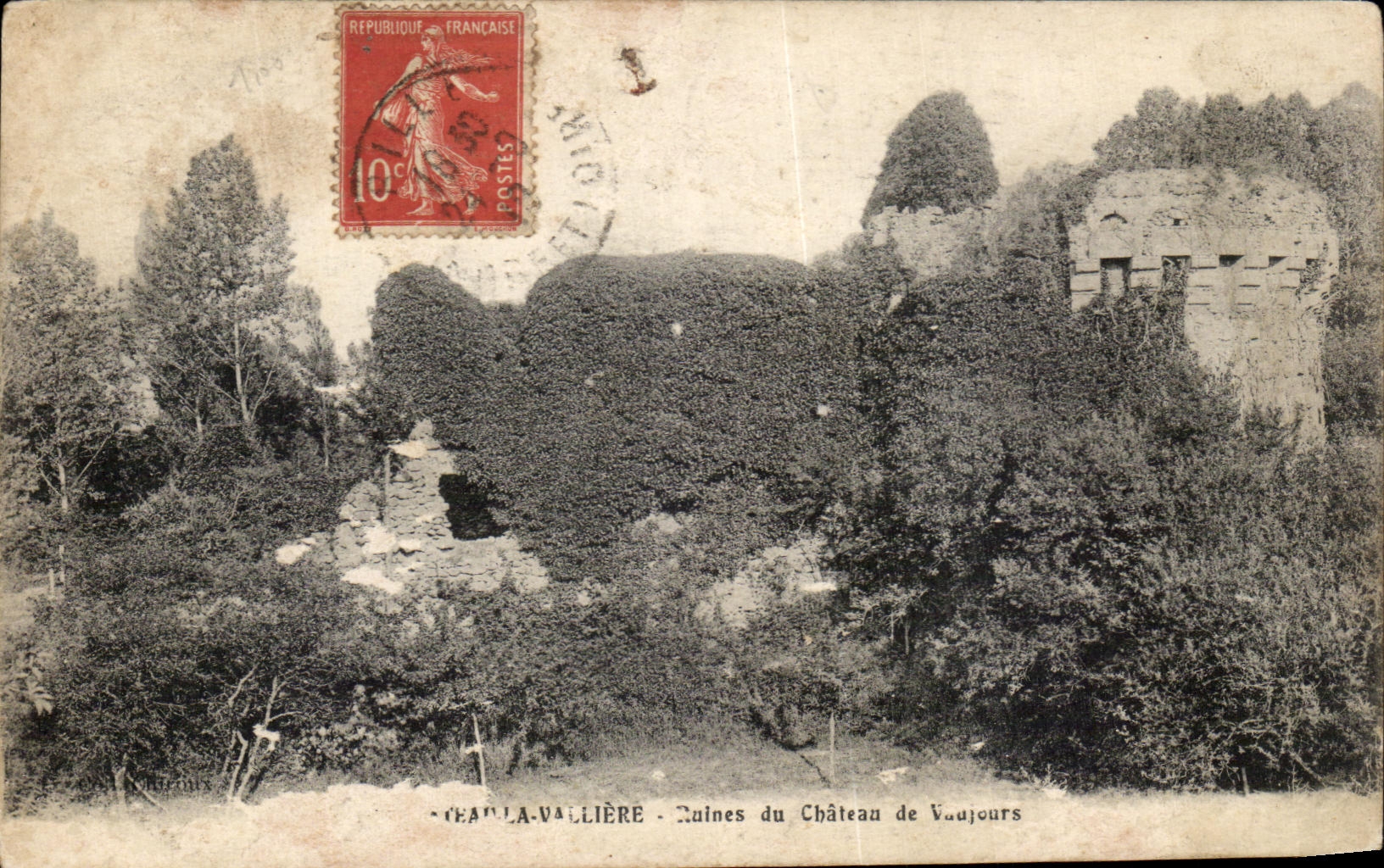 CPA Valliere Ruines du Chateau de Vaujours