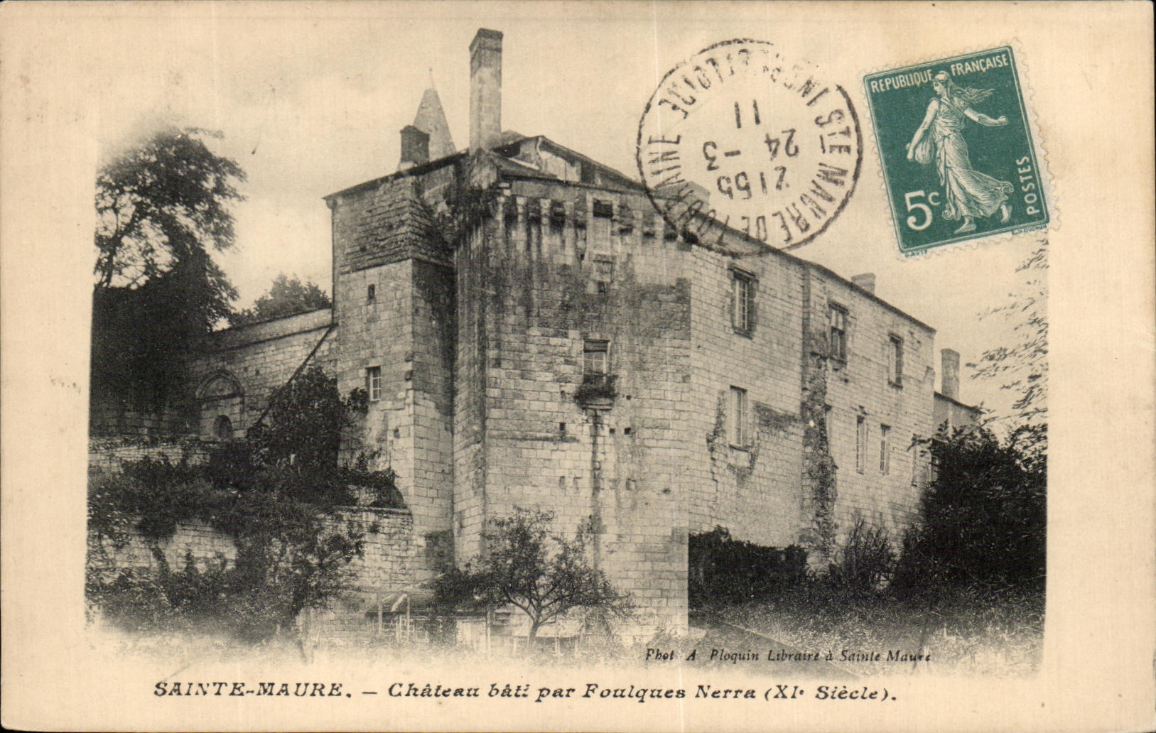 CPA Saint Maure Chateau Bati Par Foulques Nerra