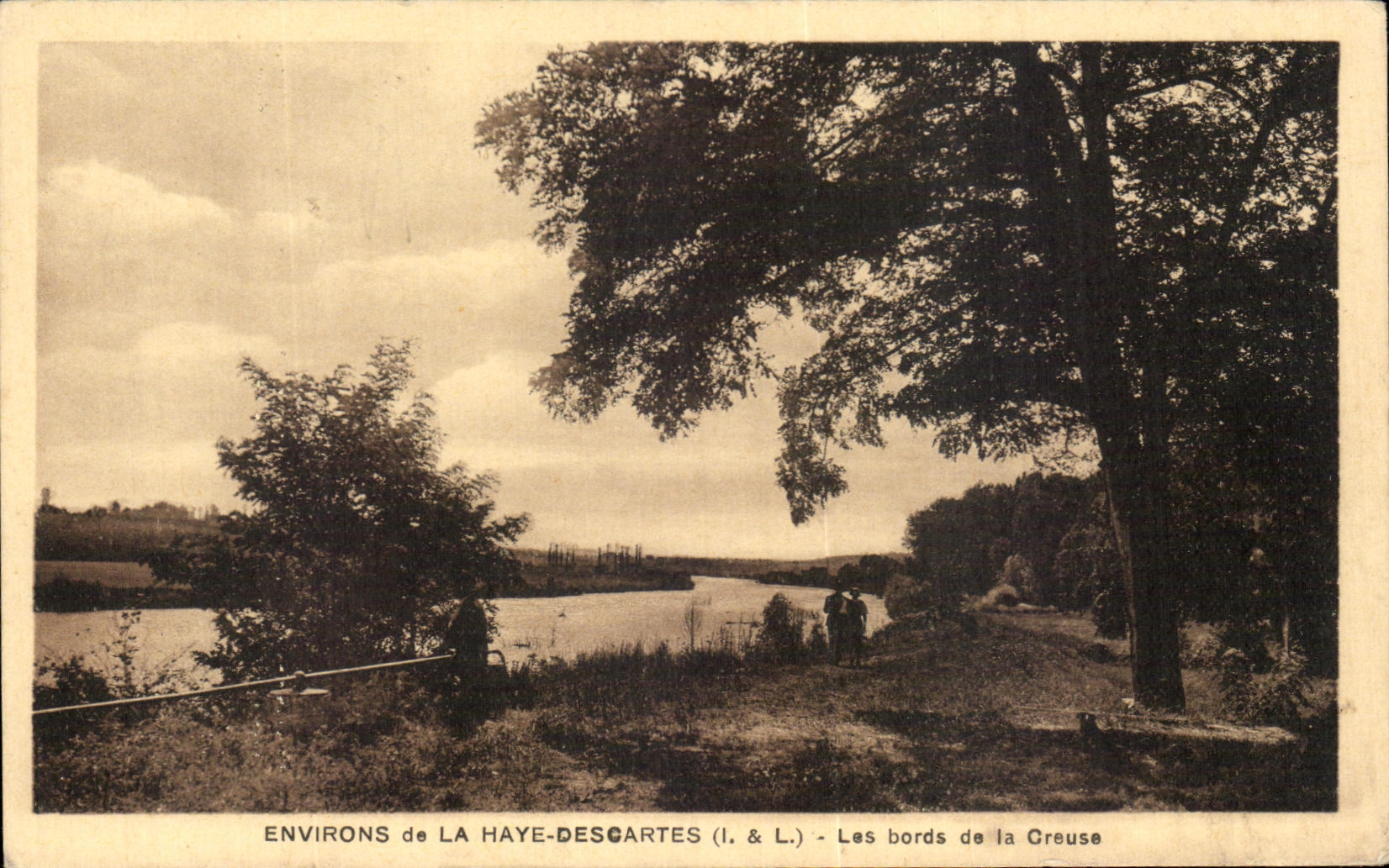 CPA Environs De La Haye Descartes Les Bords De La Creuse