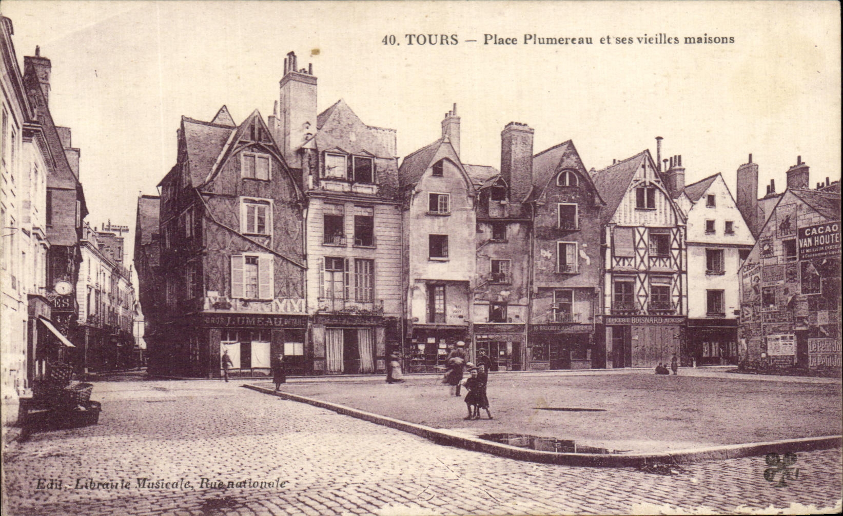 CPA Tours Plumereau Place and its old houses