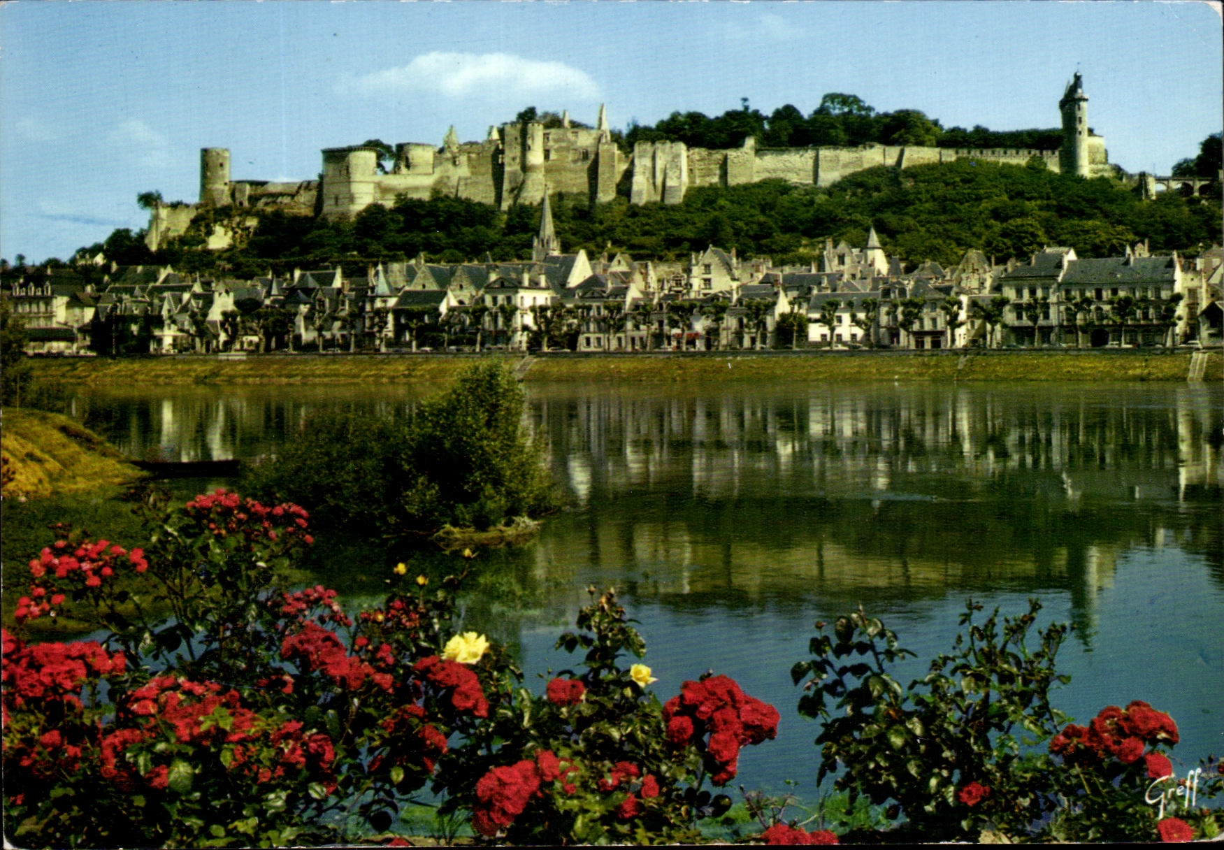 MODERN CARD Chinon Dominating Vienna the Castle