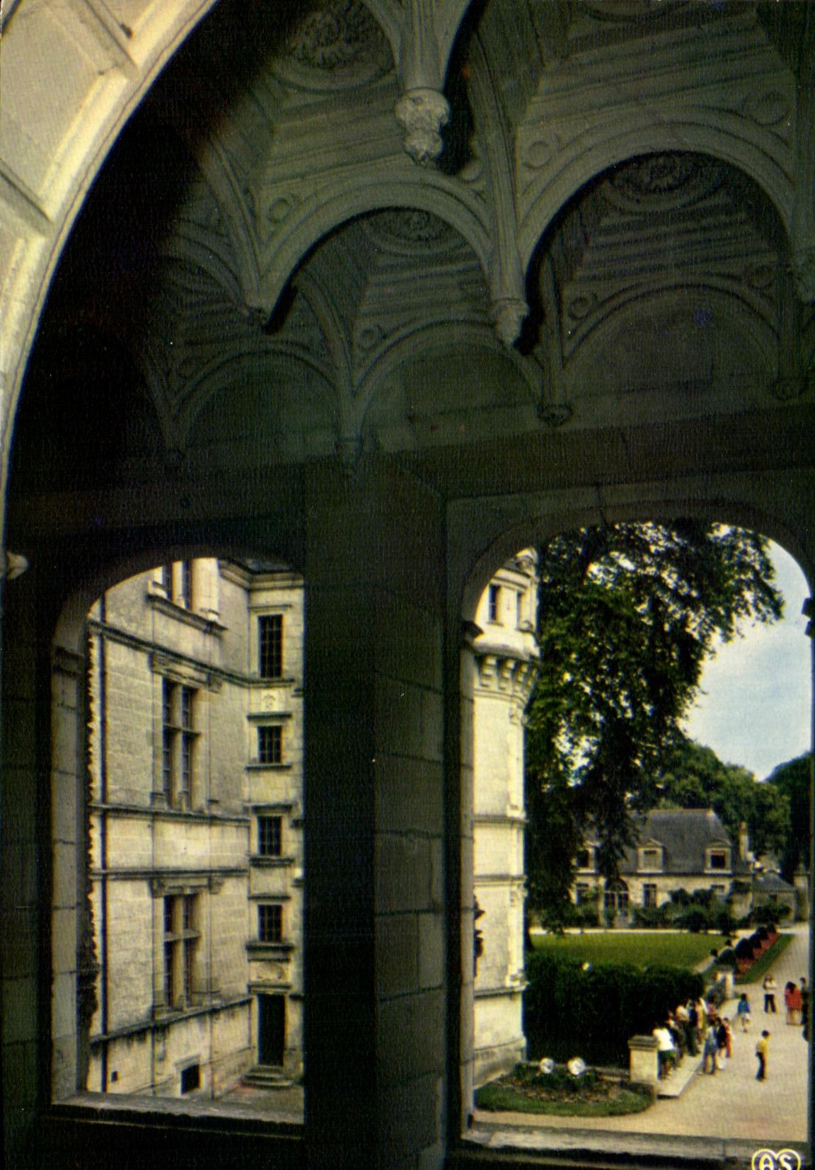 CPM Chateau D'Azay Le Rideau Le Plafond de I'escalier