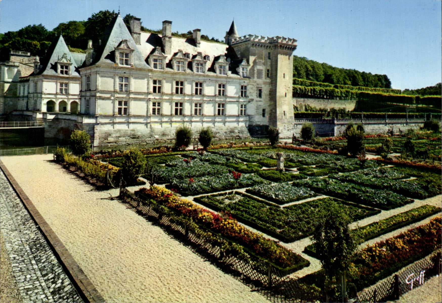 CPM Les Chateaux De La Loire Villandry le chateu et les Jardins