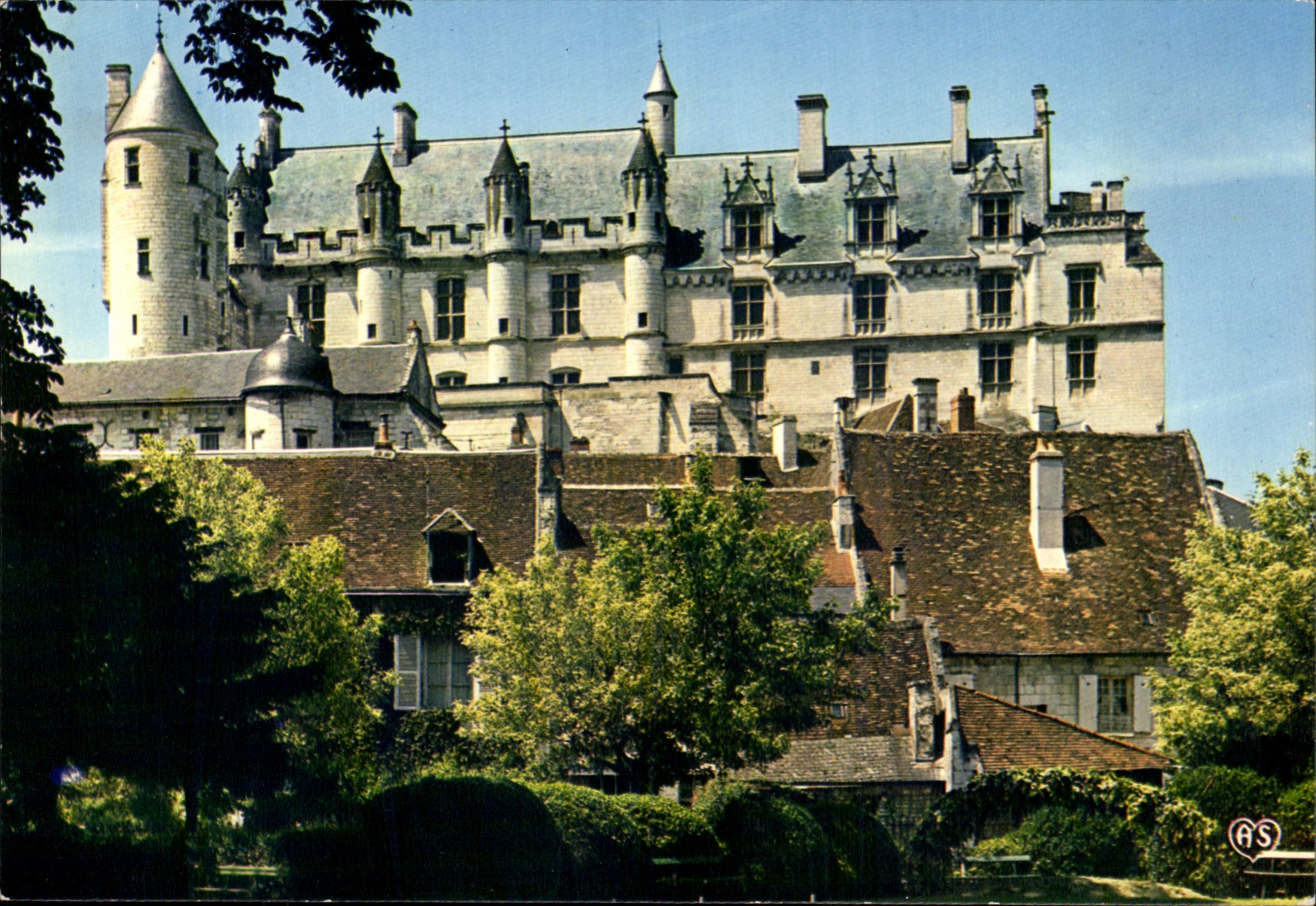 CPM Chateaux De la Loire Loches Cammandant la vallee de l'Indre