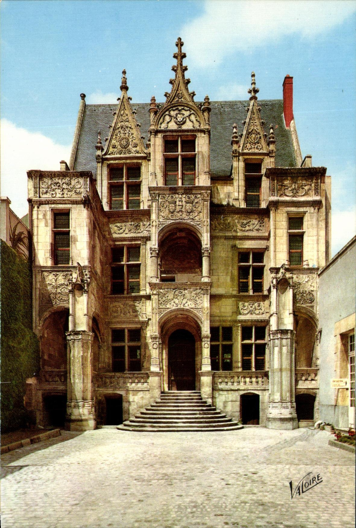 MODERN CARD Wonders Of the Loire Valley Tours the Gouin hotel