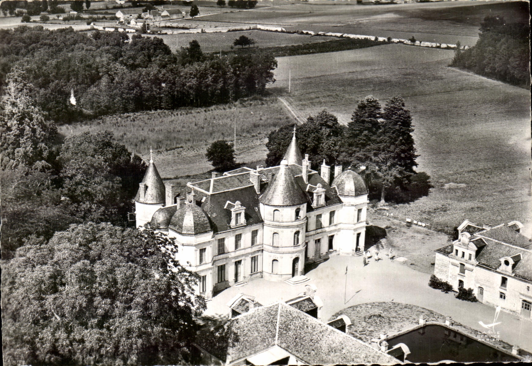 CPSM En Avion Au Dessus Environs de Richeue Le Chateau de la Vrillaye