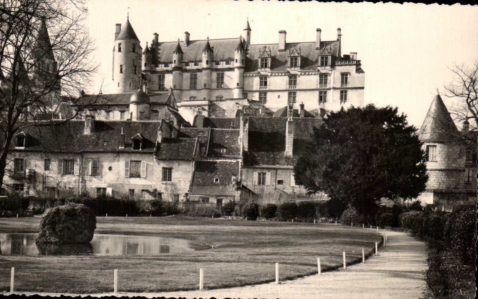 CPA Loches Chateau historique Devenu residence royale en 1249