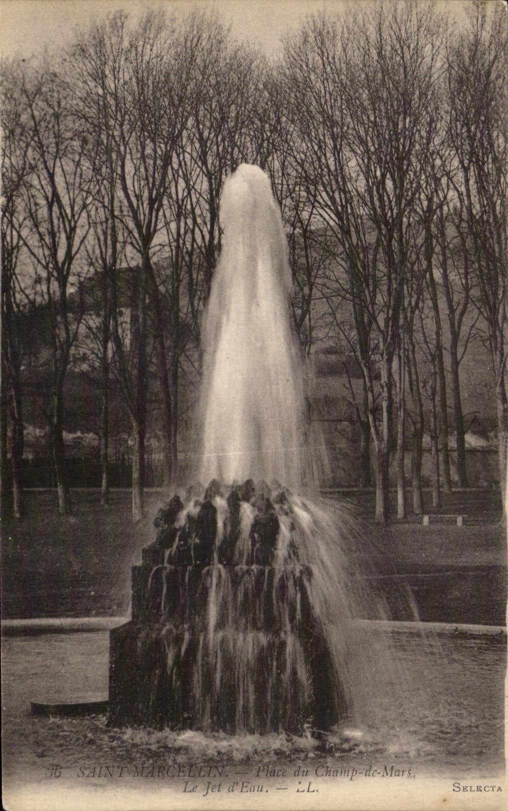 CPA Saint Marchellin du Champ de Mars Le jet d'Eau