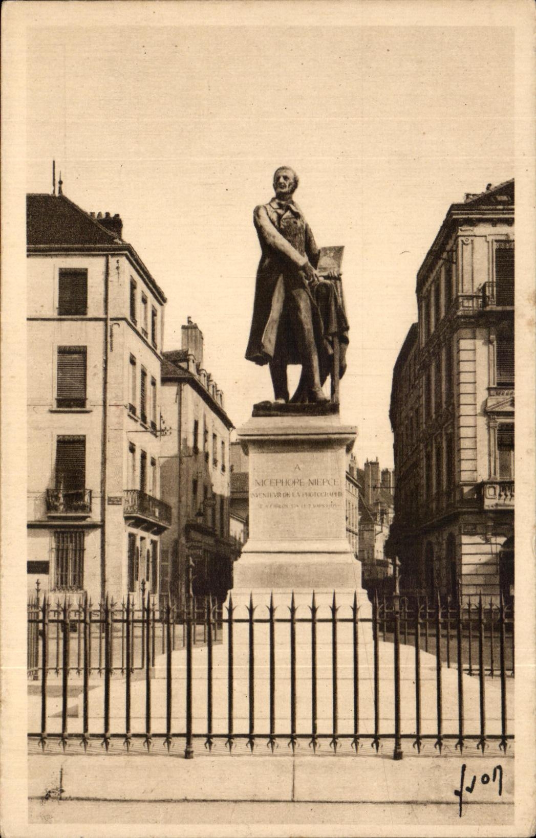 CPA Soft France Trawl-net On the Saone Statue De Niepce inventive of photography