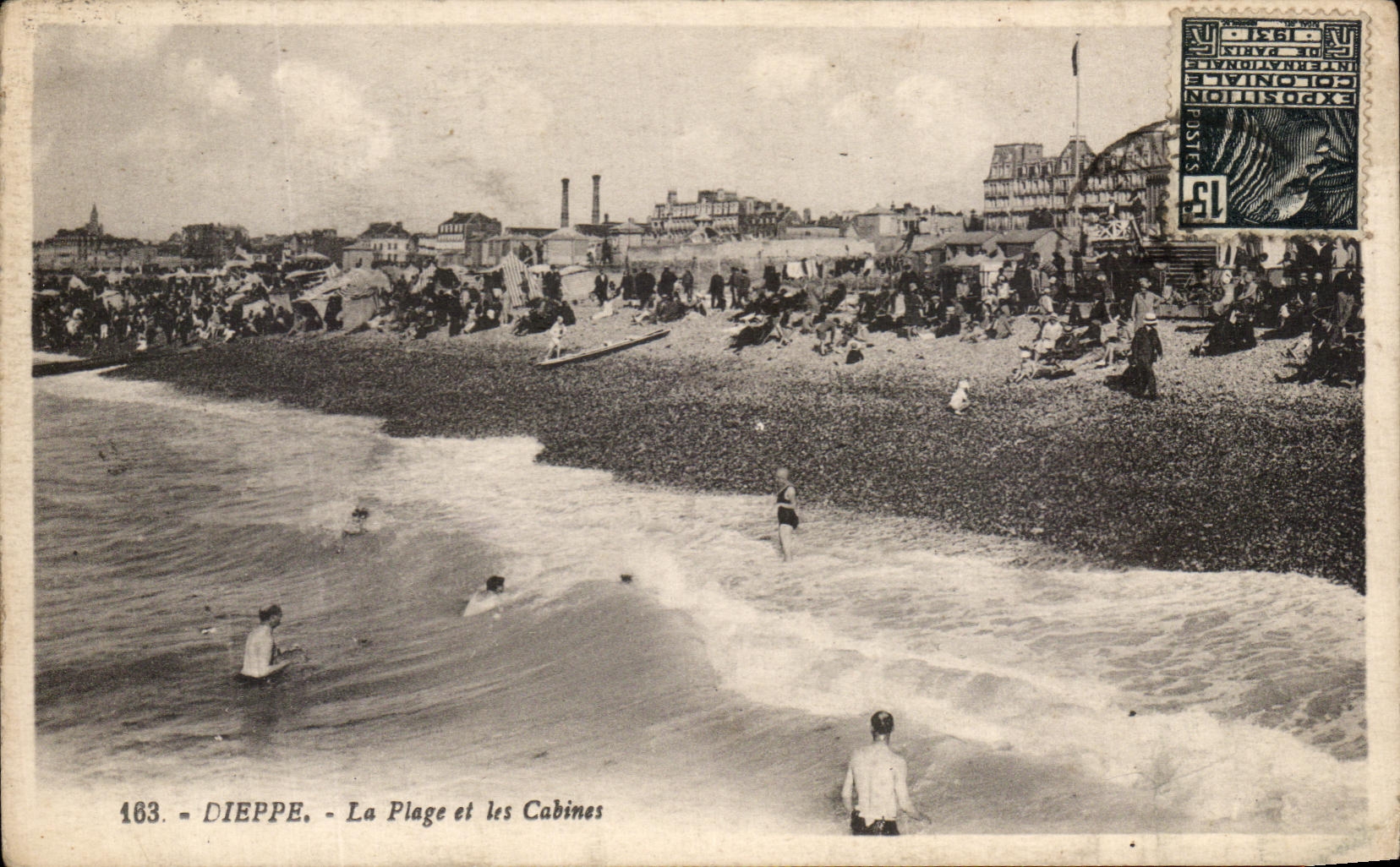 CPA Dieppe la playa y las cabinas