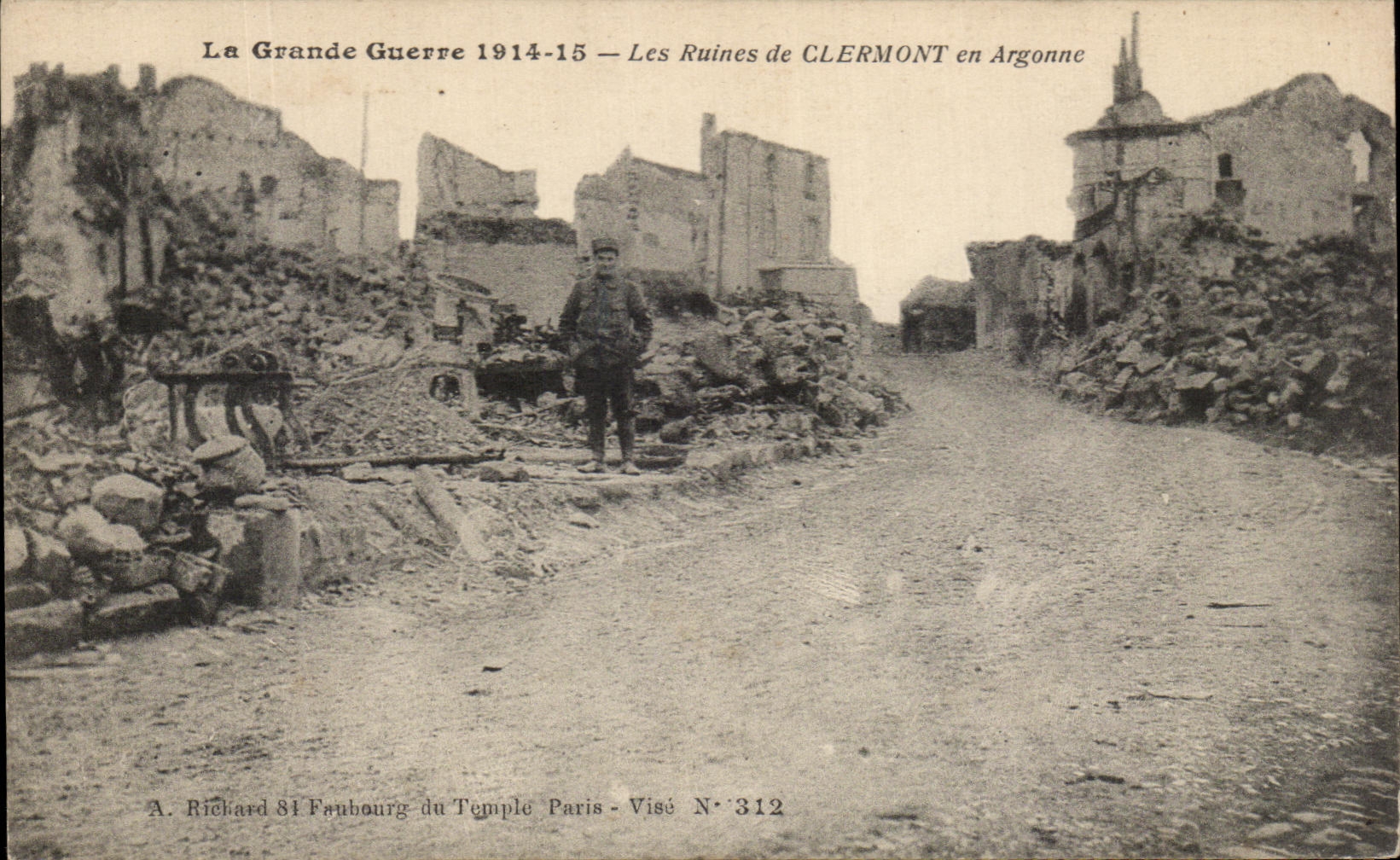 Grandes ruinas de la guerra de CPA de Clermont en Argonne Militaria