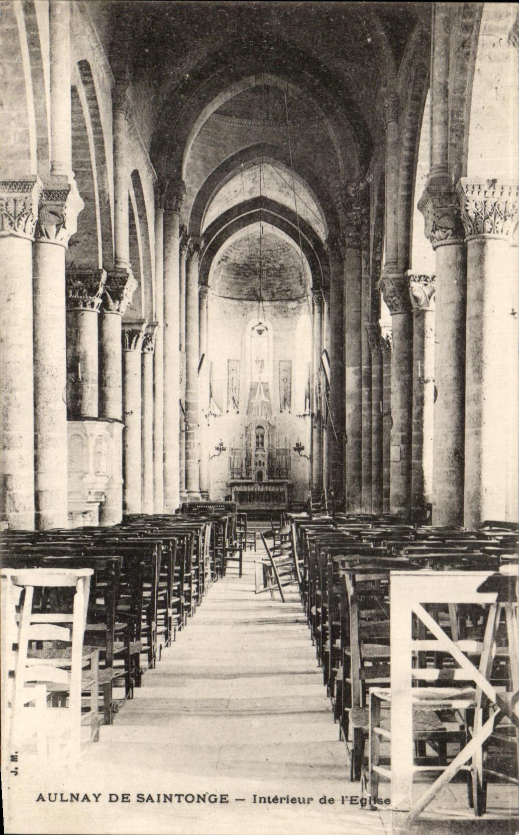 CPA Aulnay De Saintonge Interior of the Church