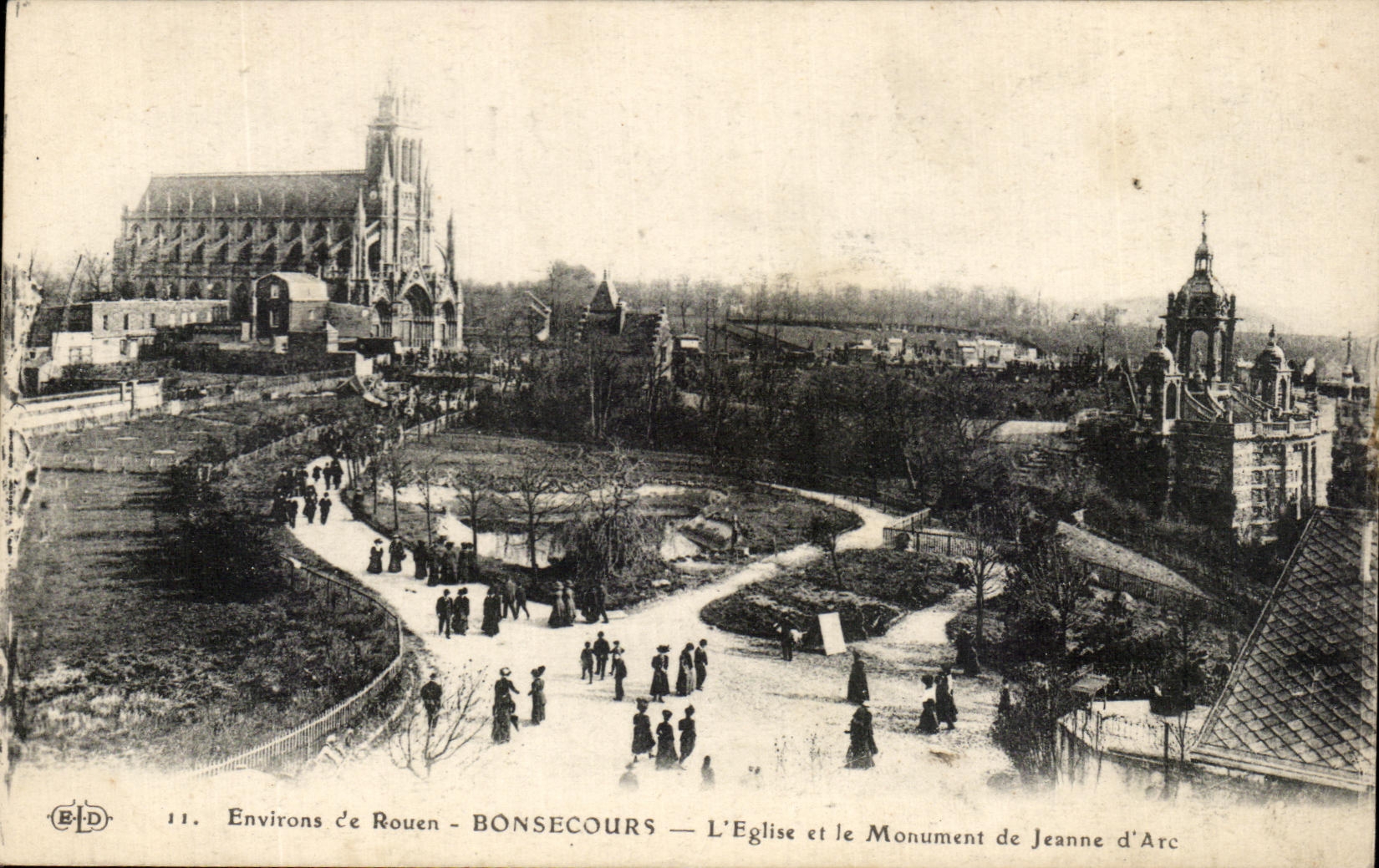 CPA Surroundings of Rouen Bonsecours the Church and the Monument of Jeanne