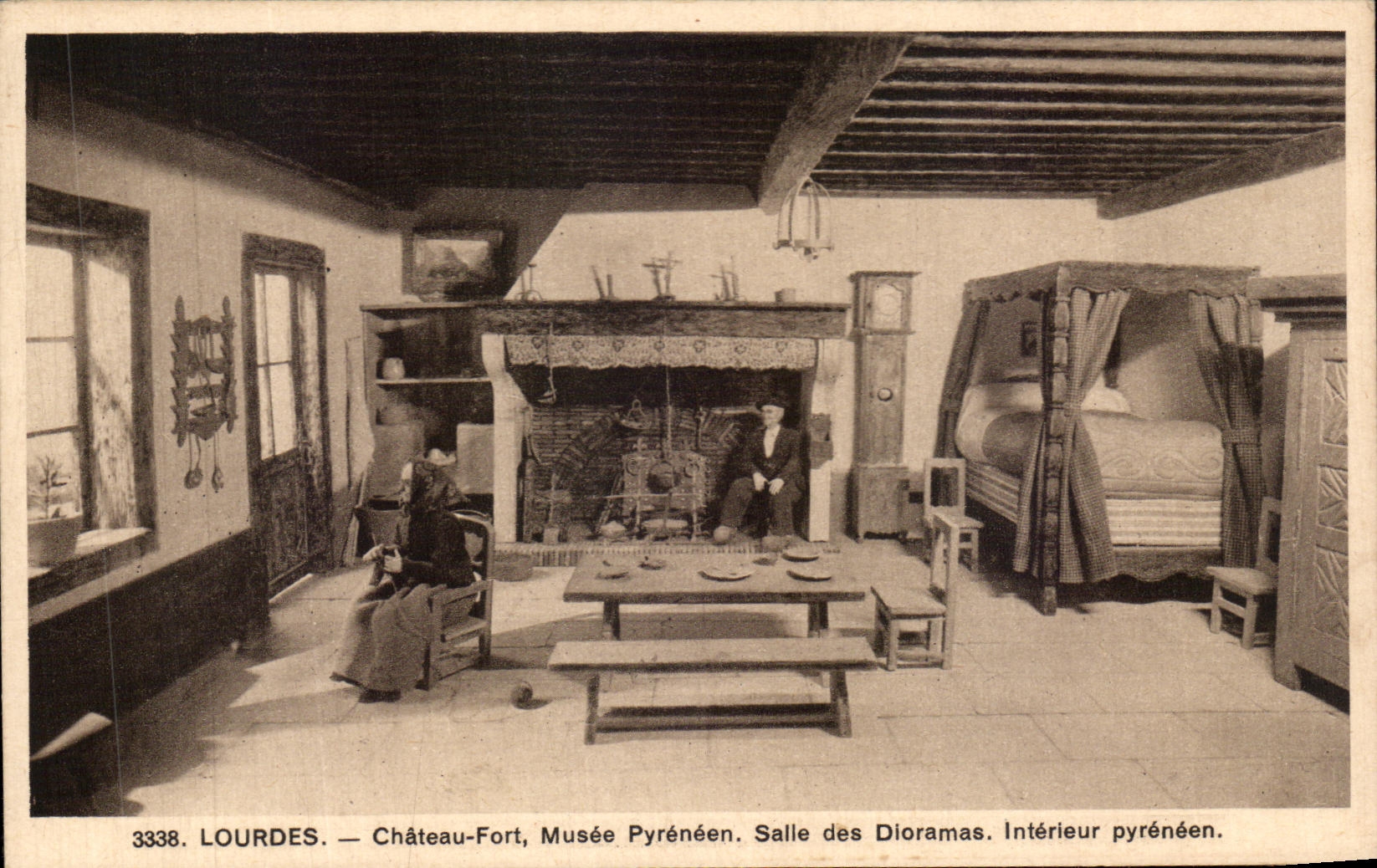 CPA LourdesChateau Fort musee Pyreen Salle des Dioramas Interieur