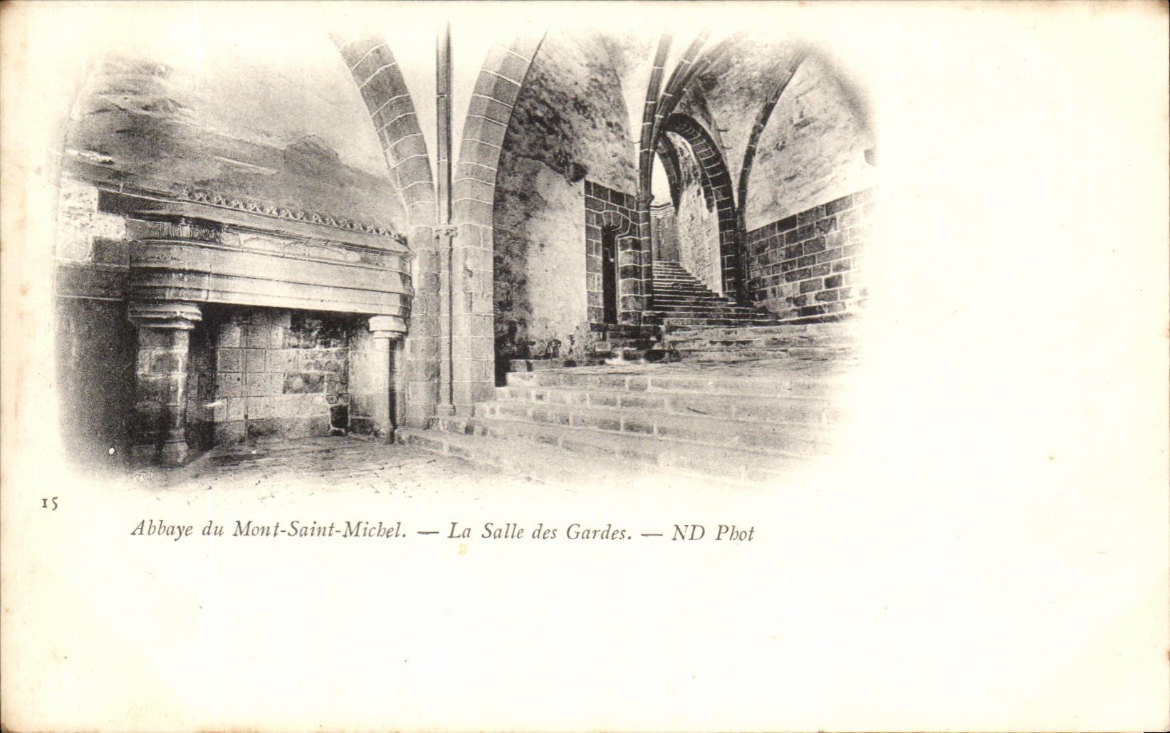 CPA Annaye Du Mont Saint Michel La Salle des Gardes