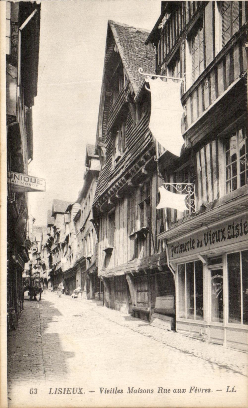 CPA Lisieux Vieilles Maisons Rue aux Fevres Patisserie