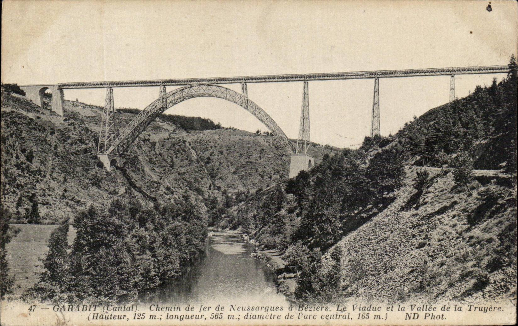 CPA Garabit Chemin de fer de Neussargues a Beziers Le Viaduc et la Valle de la Truyere
