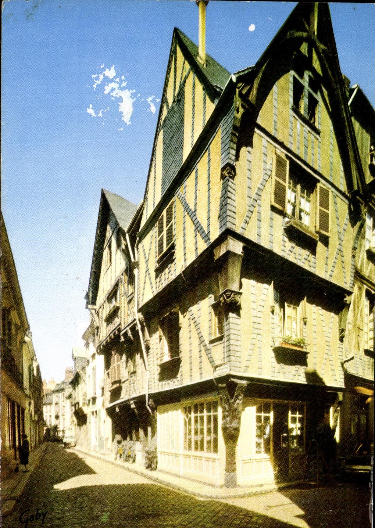 CPSM Tours Historical House situee with the angle of the street of the Exchange and the street of Rotisserle