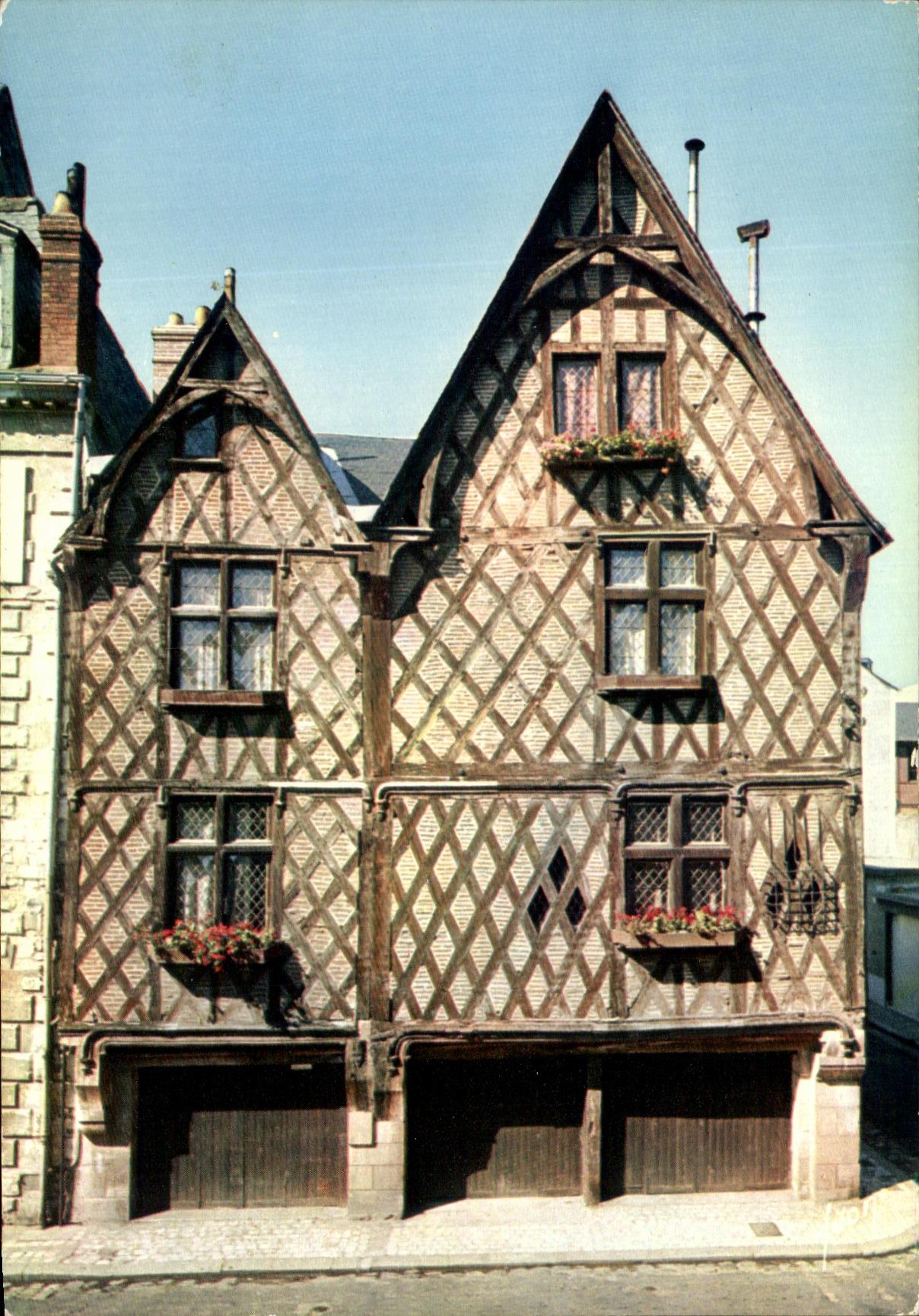 CPSM Colors and Lumiere of France Tours Old House places Foire the King