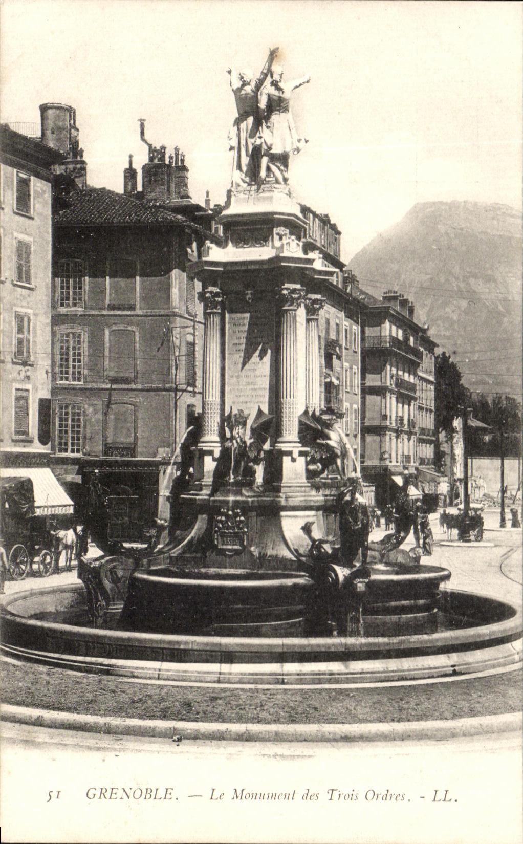 CPA Grenoble Le Monument Des Trois Ordres