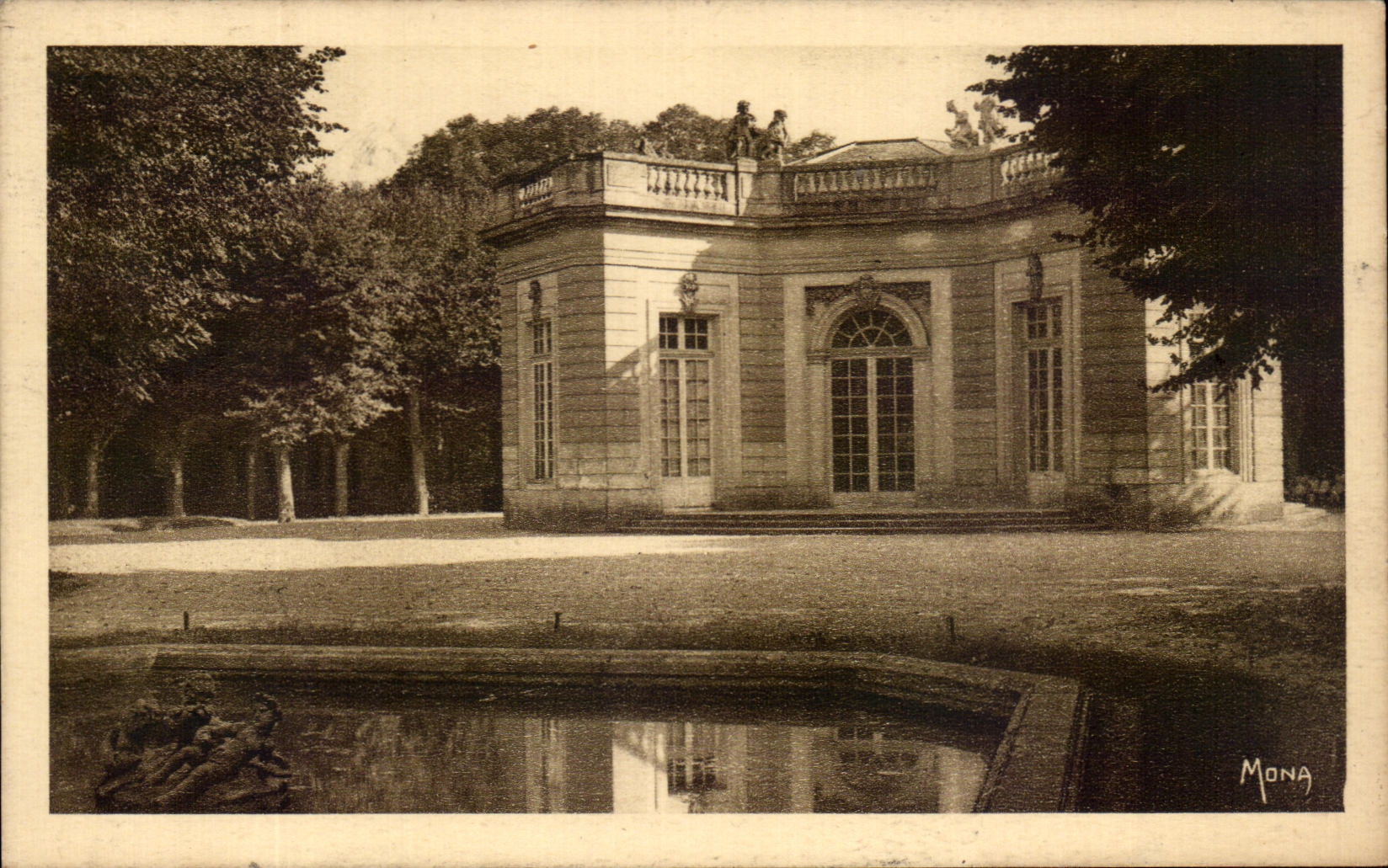 CPA Versailles Le Pavillon francais construit par Gabriel