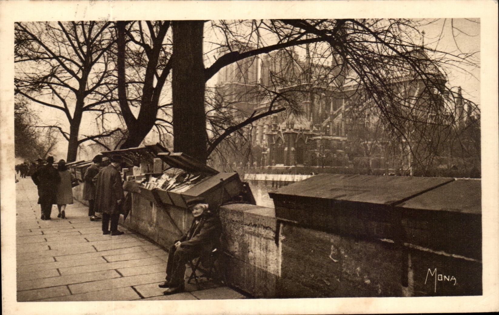 CPA Petis Tableaux De Paris Secondhand bookseller of the quay Montebello Notre Dame