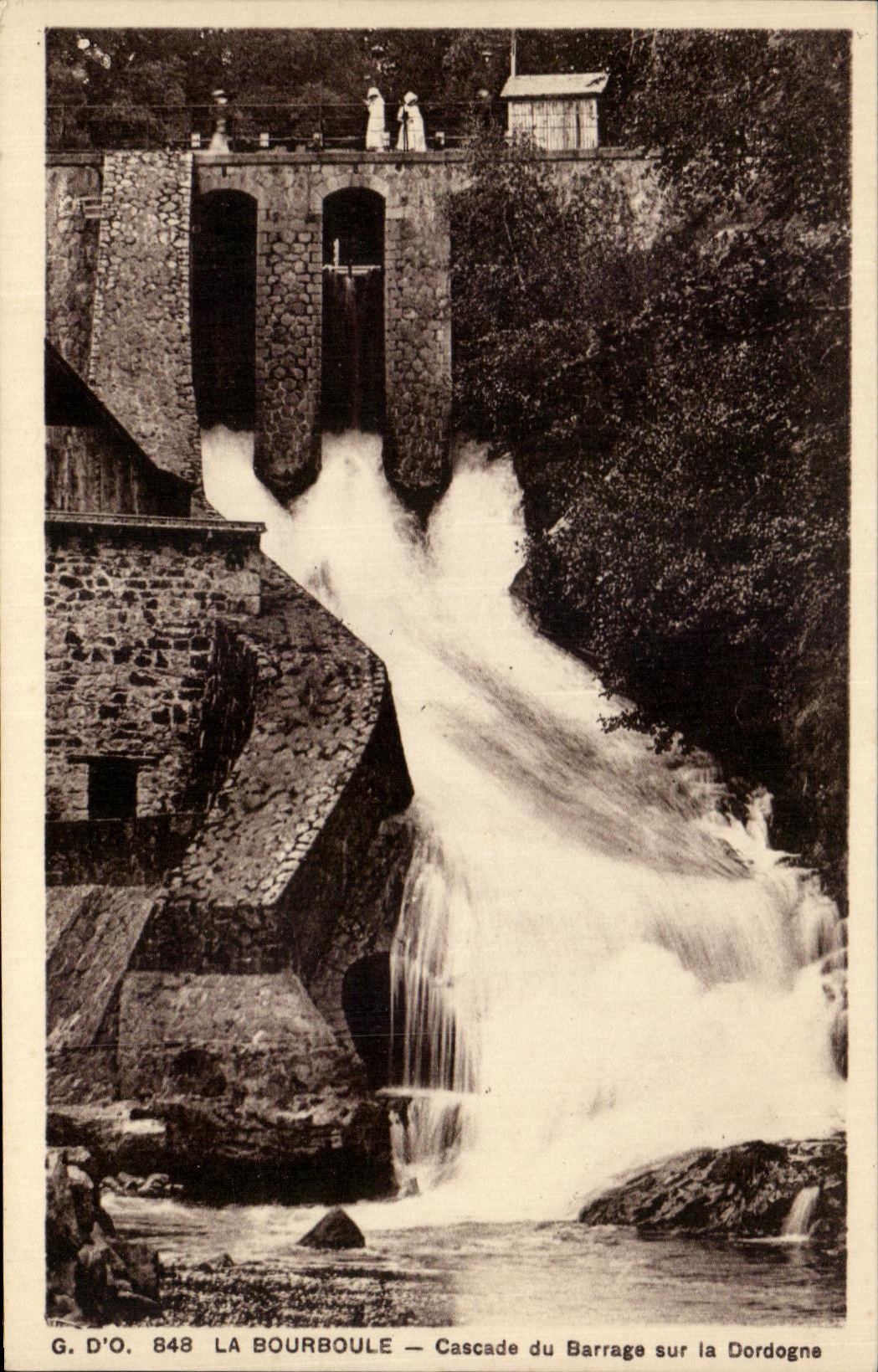 CPA La Bourboule Cascade du Barrage sur la Dorogne