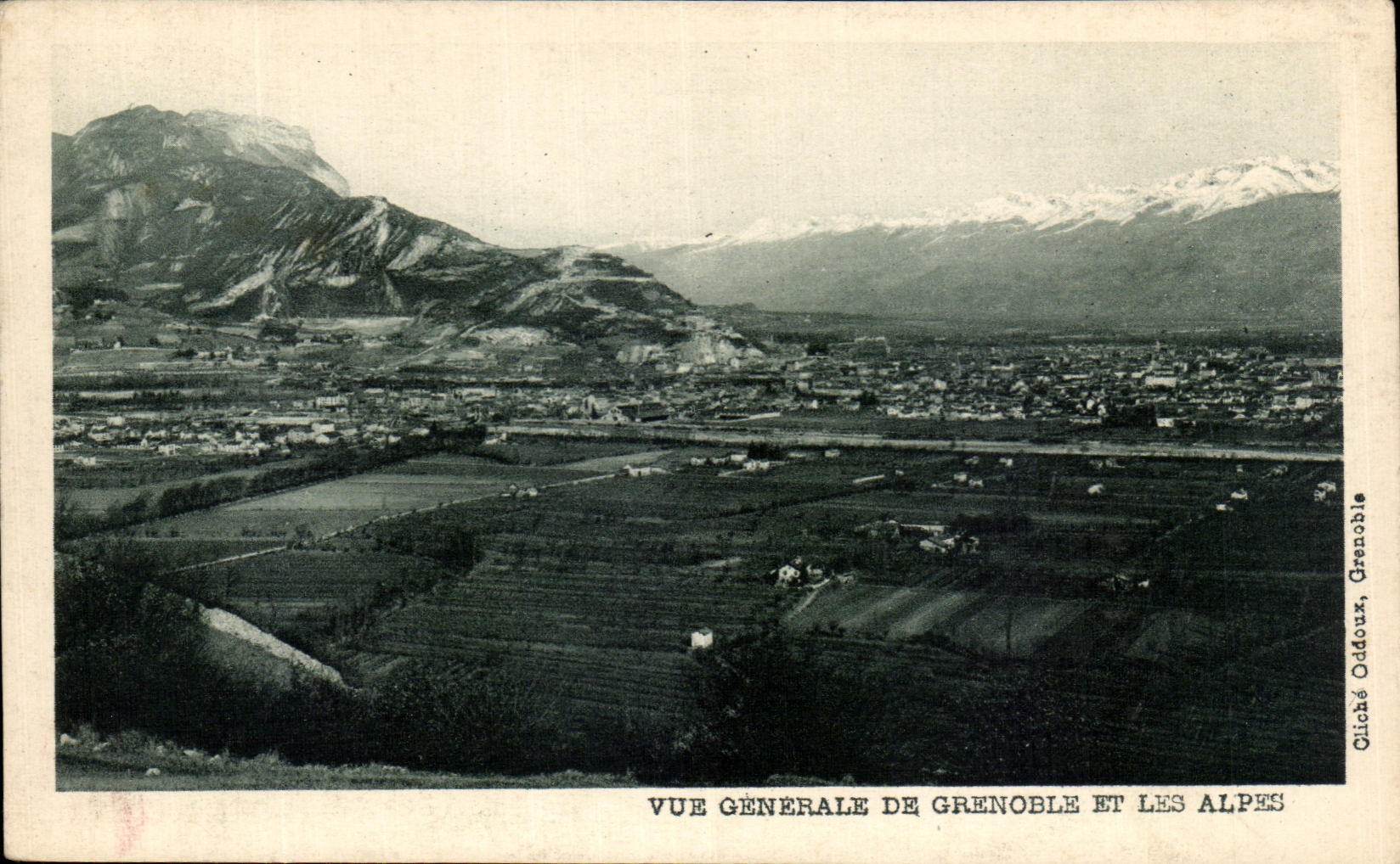 CPA Vue Generale De Granoble Et Les Alpes