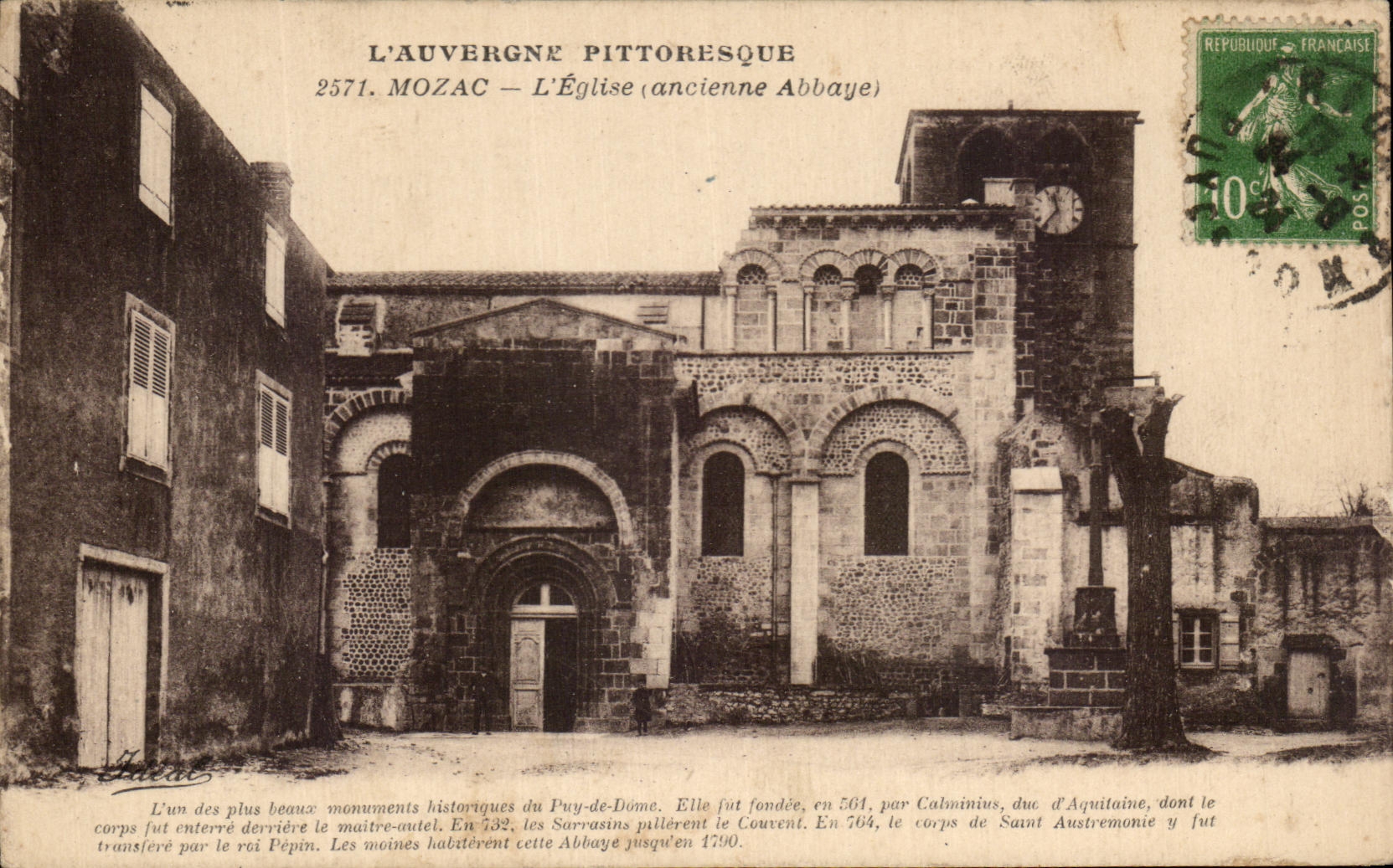 CPA Picturesque Auvergne Mozac the Church Old abbey
