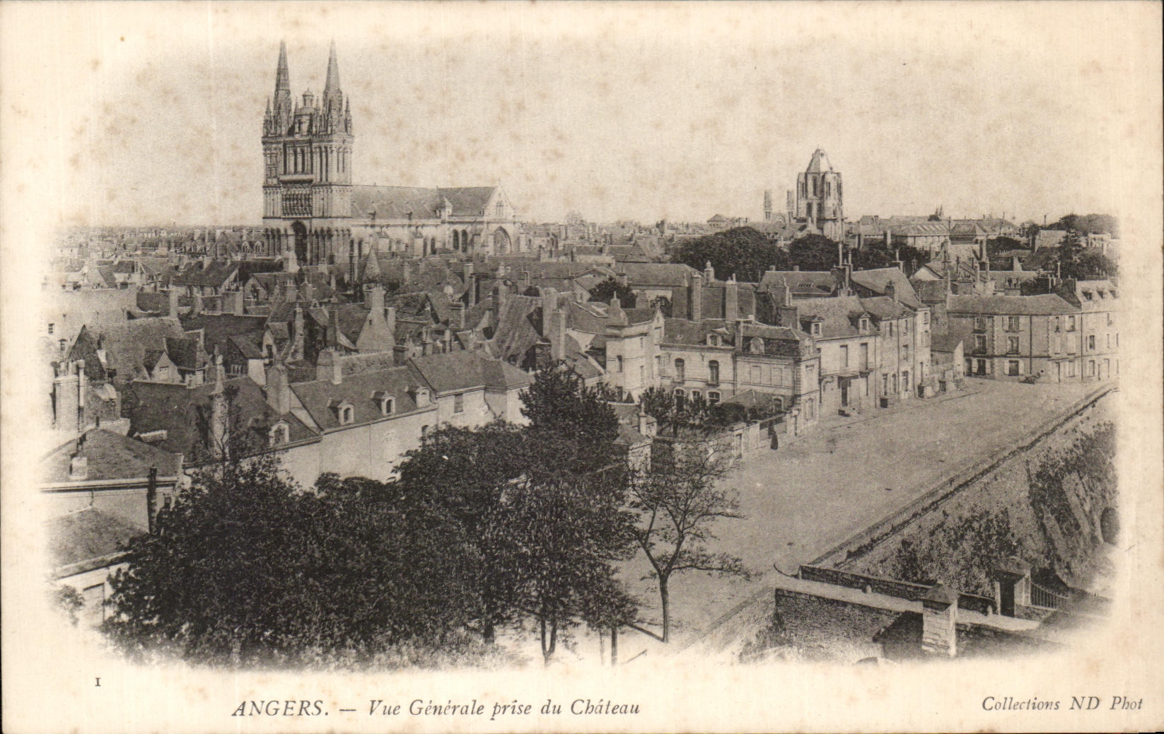 CPA Angers vue Generale Prise Du Chateau