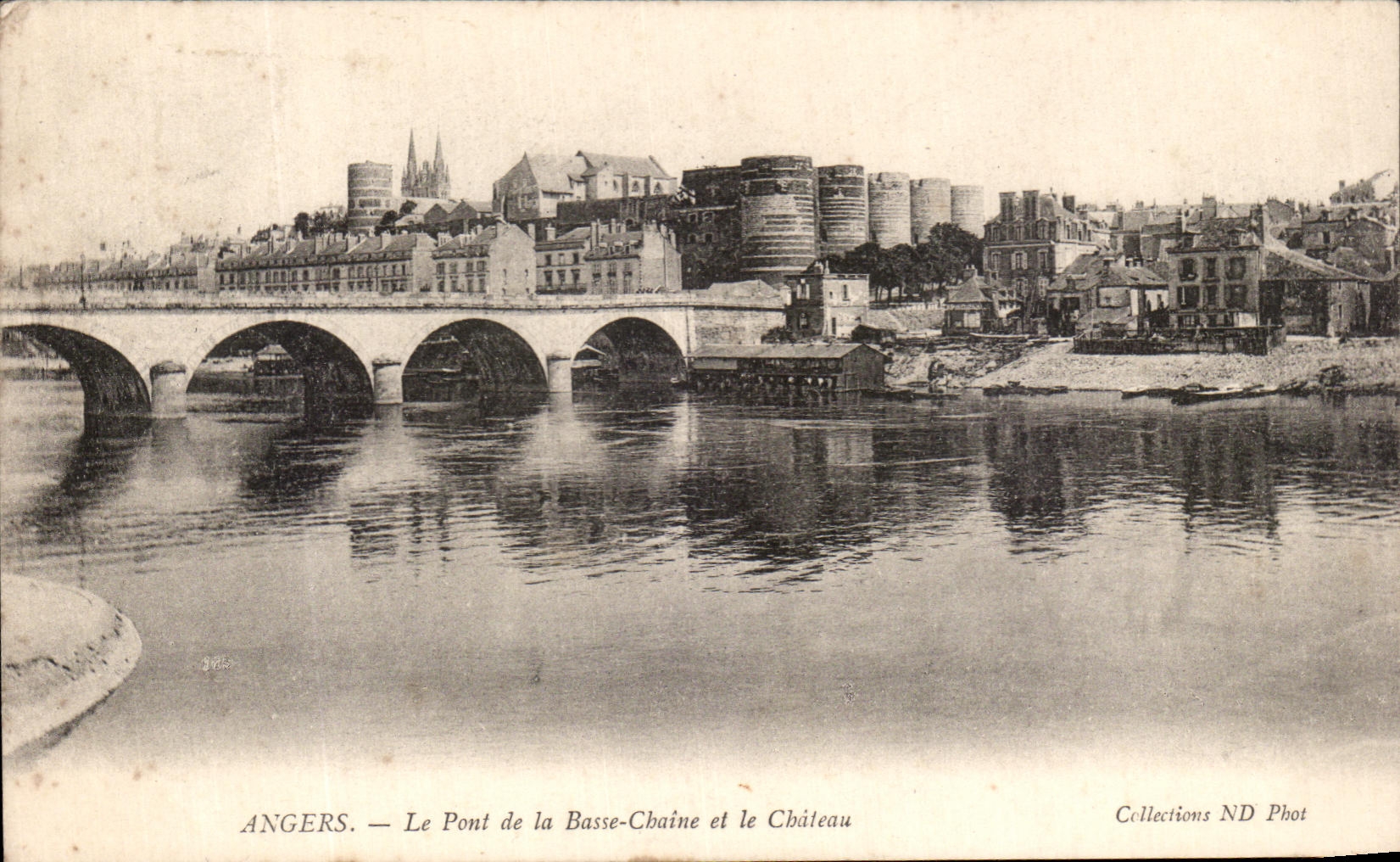 CPA Angers Le Pont De La Basse Chaine Et Le Chateau