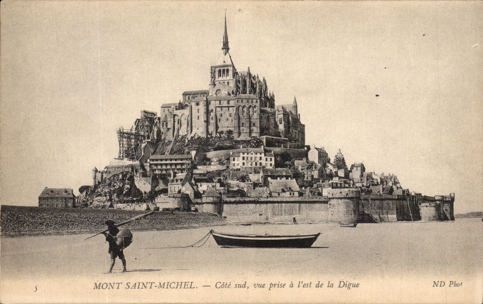 CPA Le Mont Saint Michel Cote sud vue prise a l'est de la Digue Pechuer 