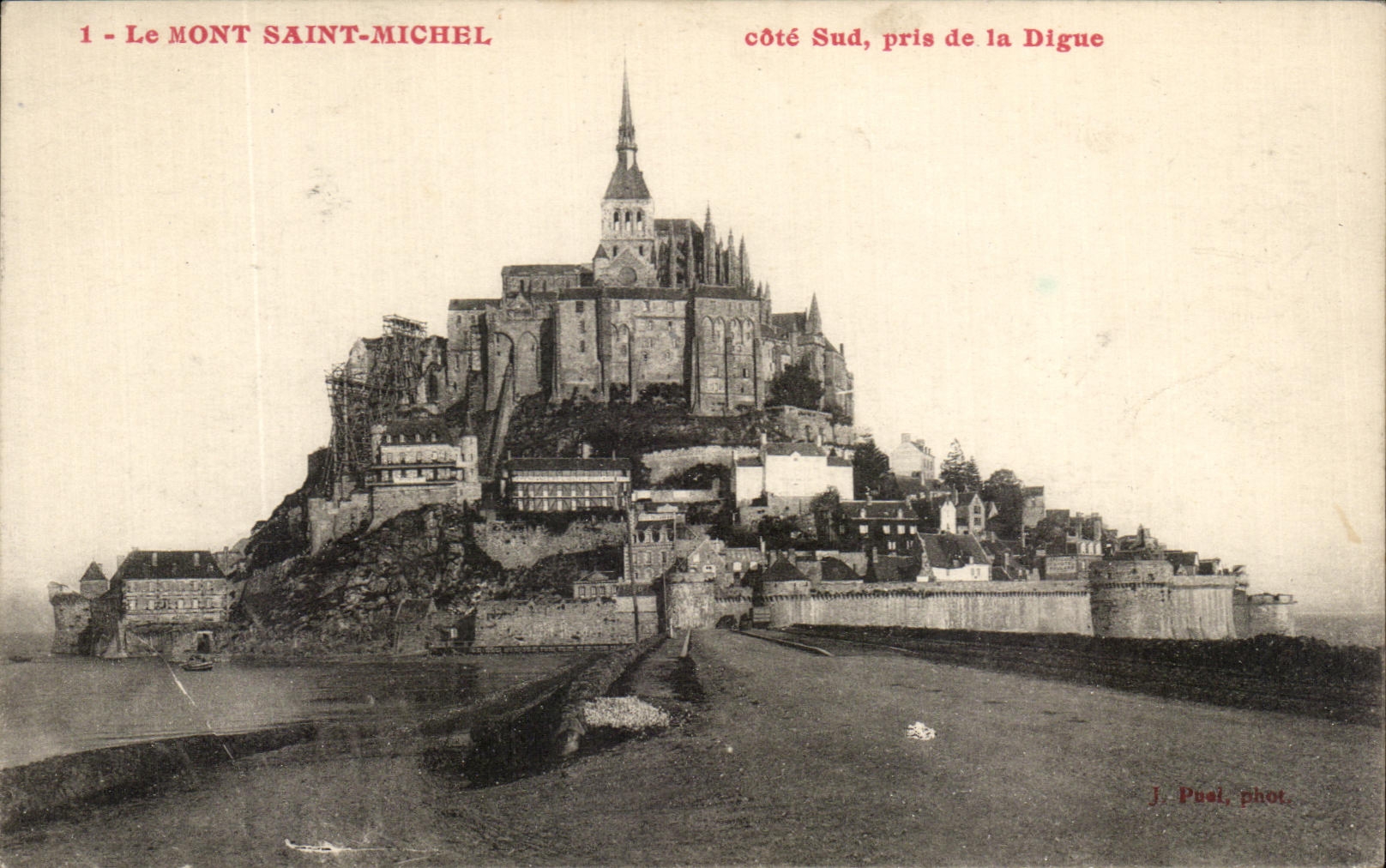 CPA Le Mont Saint Michel Cote sud prise de la Digue