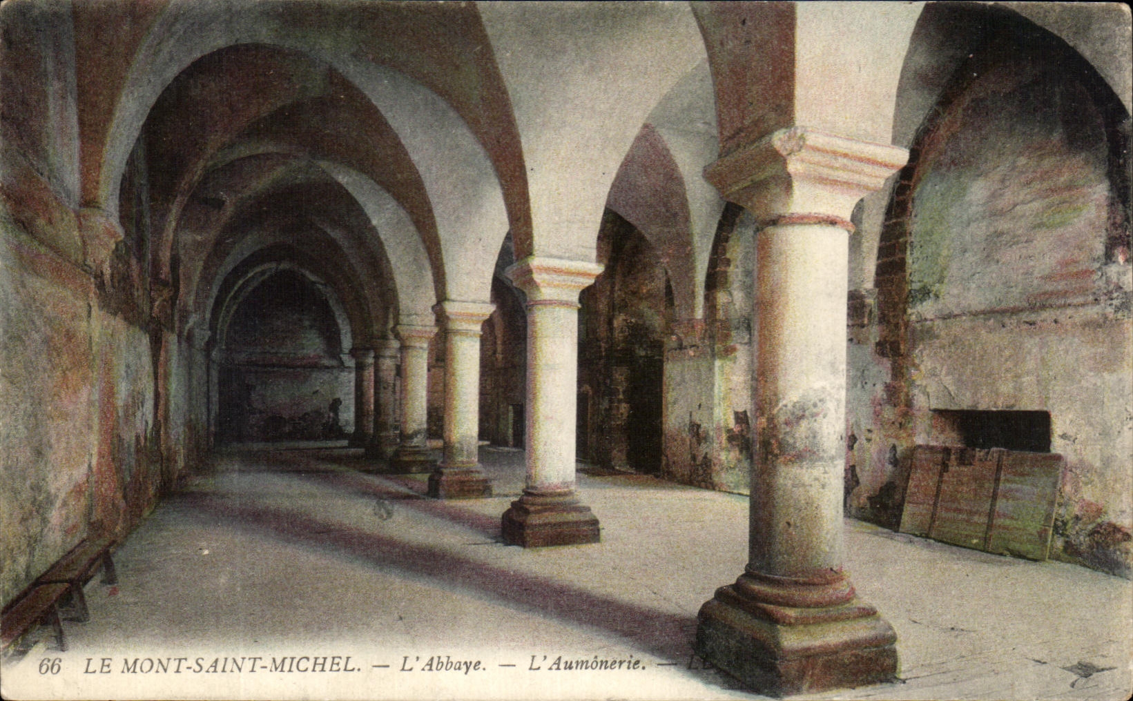 CPA Le Mont Saint Michel L'Abbaye L'Aumonerie