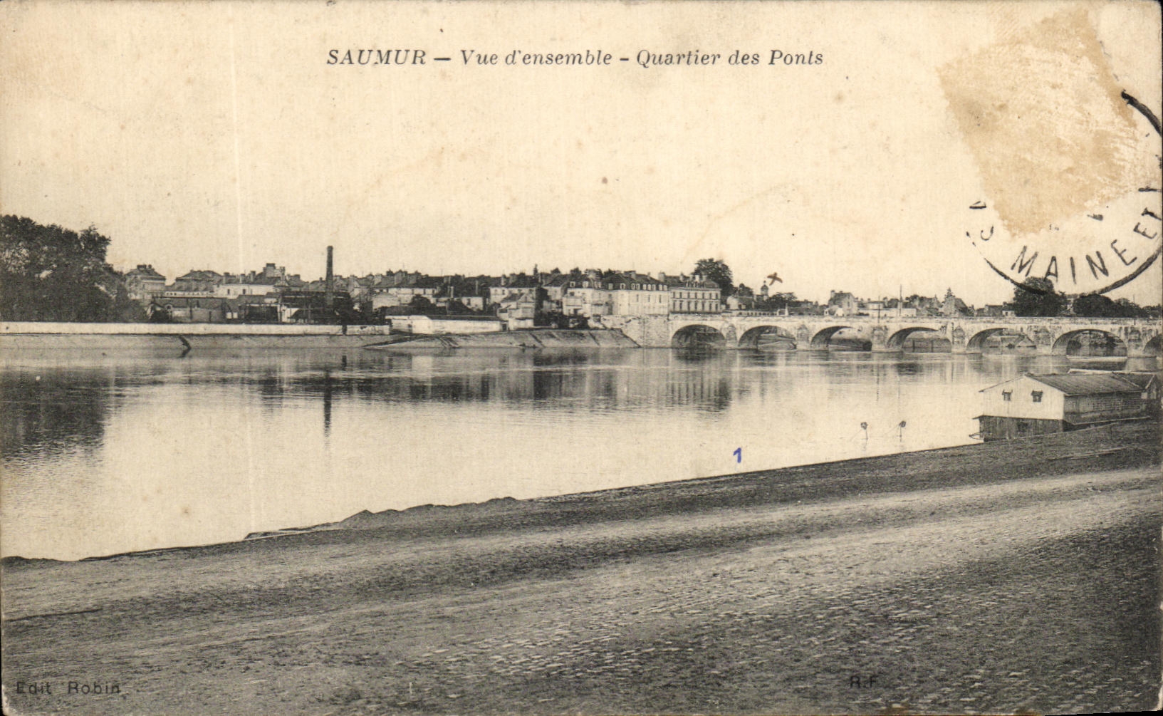 CPA Saumur Vue d'ensemble Quartier des Ponts