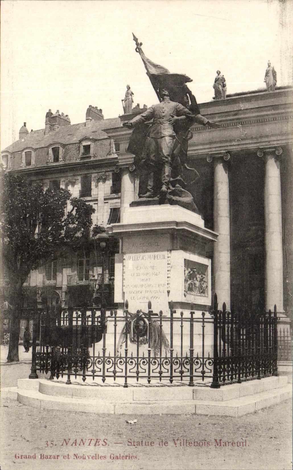 CPA Nantes Statue of Villebois Mareuil
