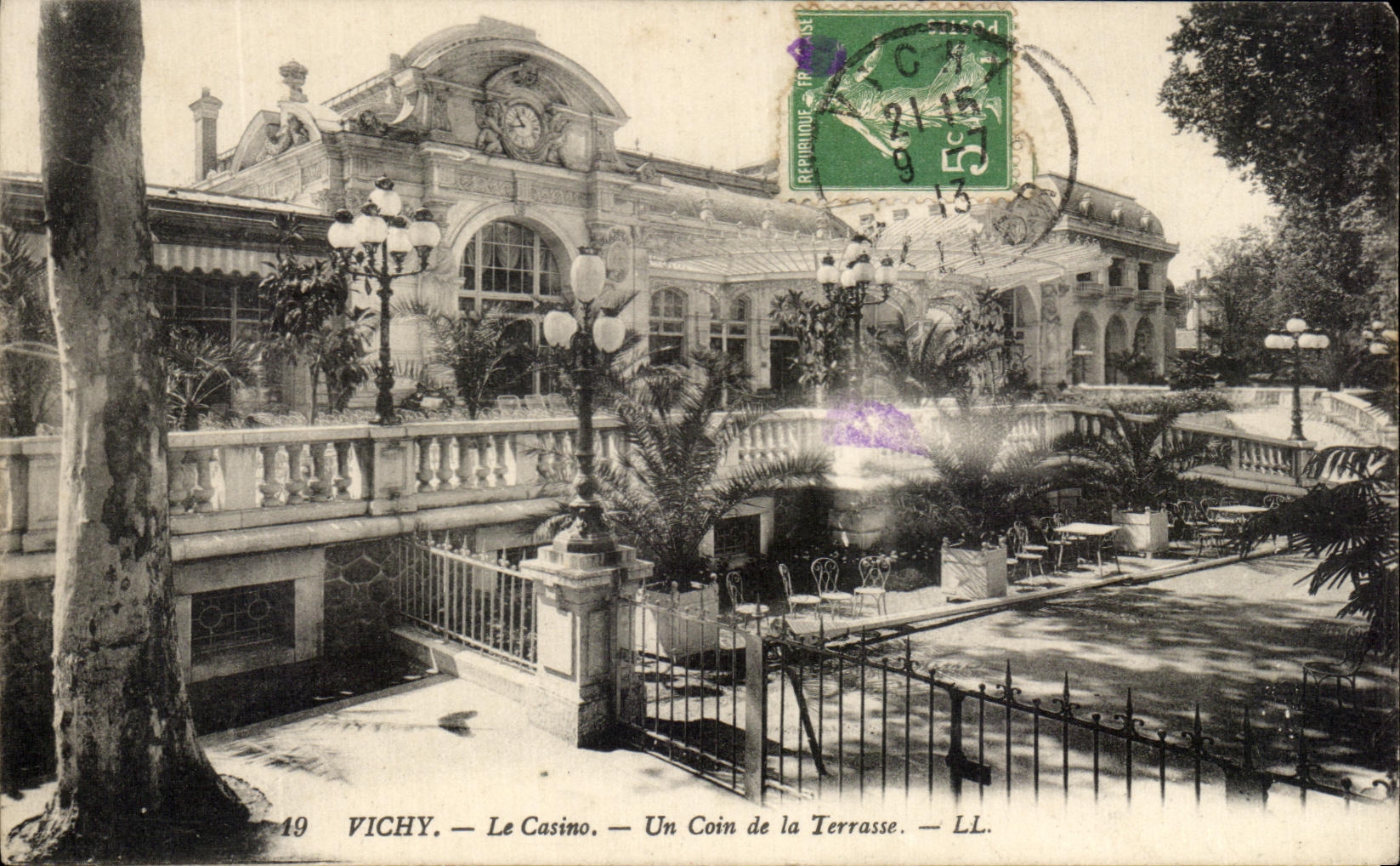 CPA Vichy the Casino a Corner of the Terrace