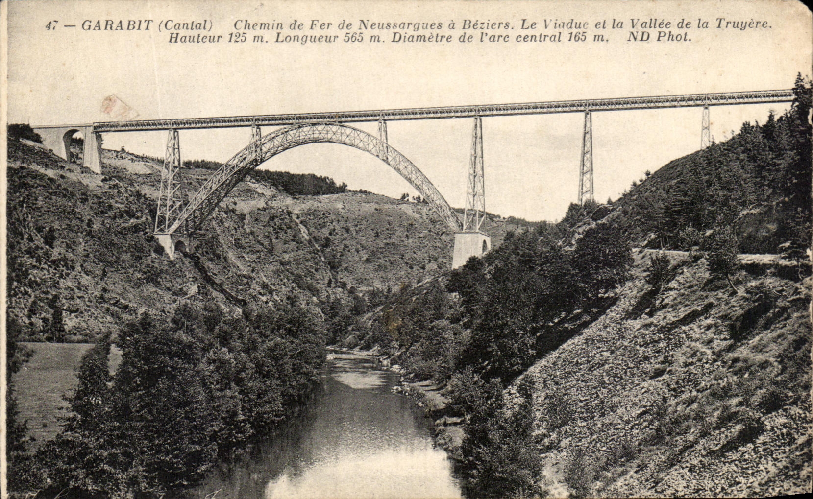 CPA Garabit Chemin de Fer de Neussargues a Beziers Le Viaduc et la Vallee de la Truyere
