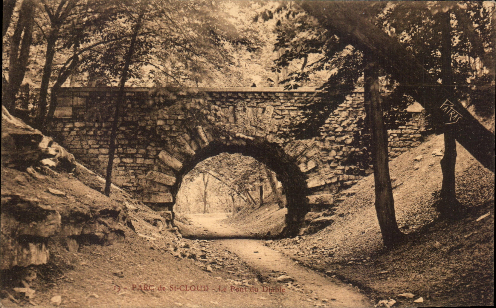 CPA Parc De St Cloud the Bridge Of the devil