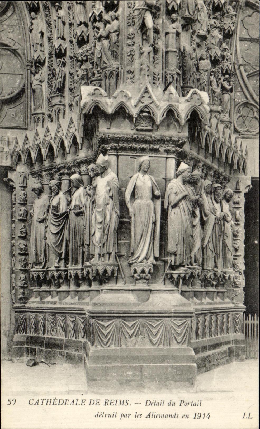 CPA Cathedrale De Rheims Detail of the Gate destroys the Germans in 1914 Militaria