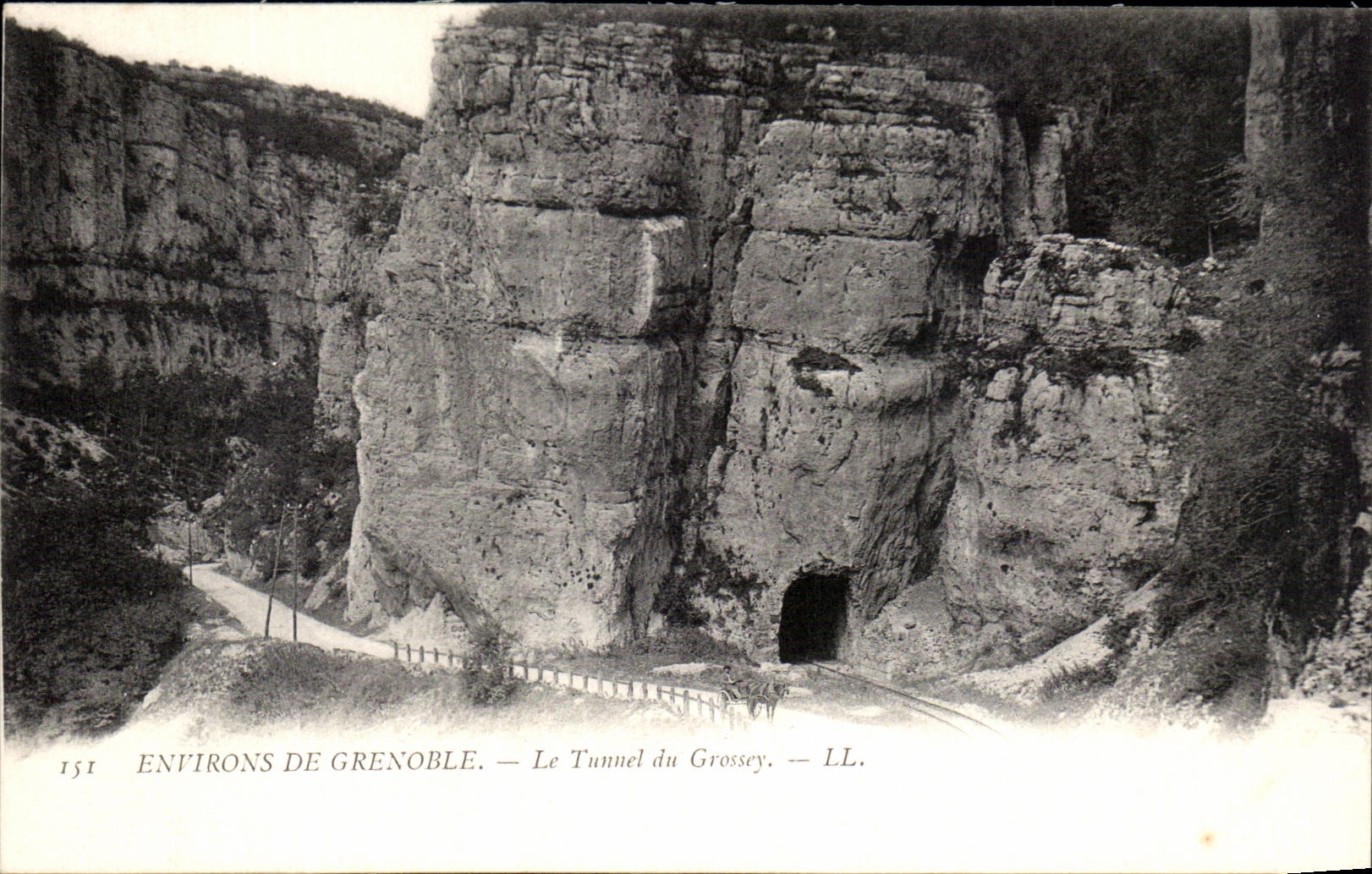 CPA Environs De Grenoble Le Tunnel Du Grossy