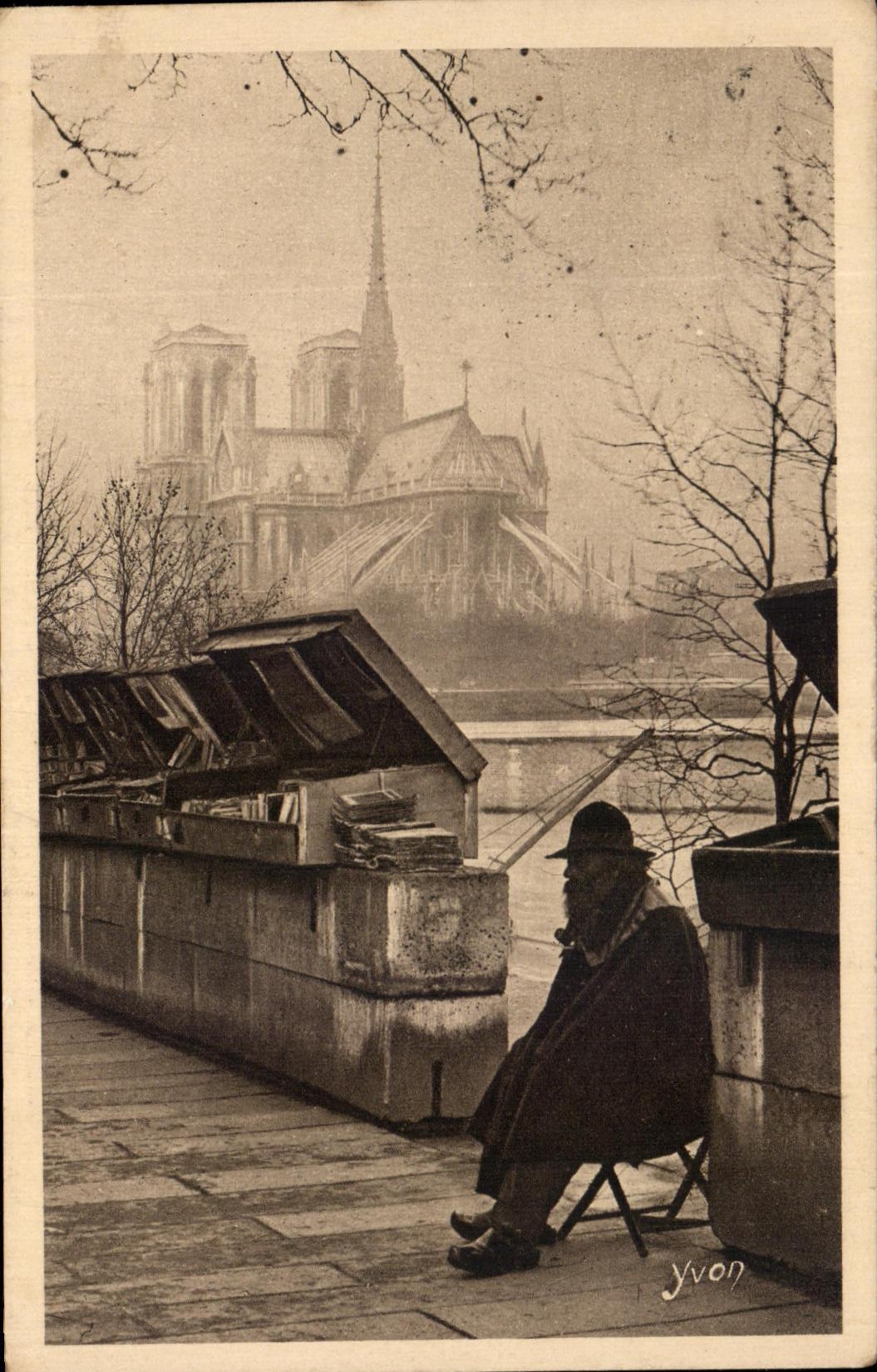 CPA Paris Bouquinistes Notre Dame