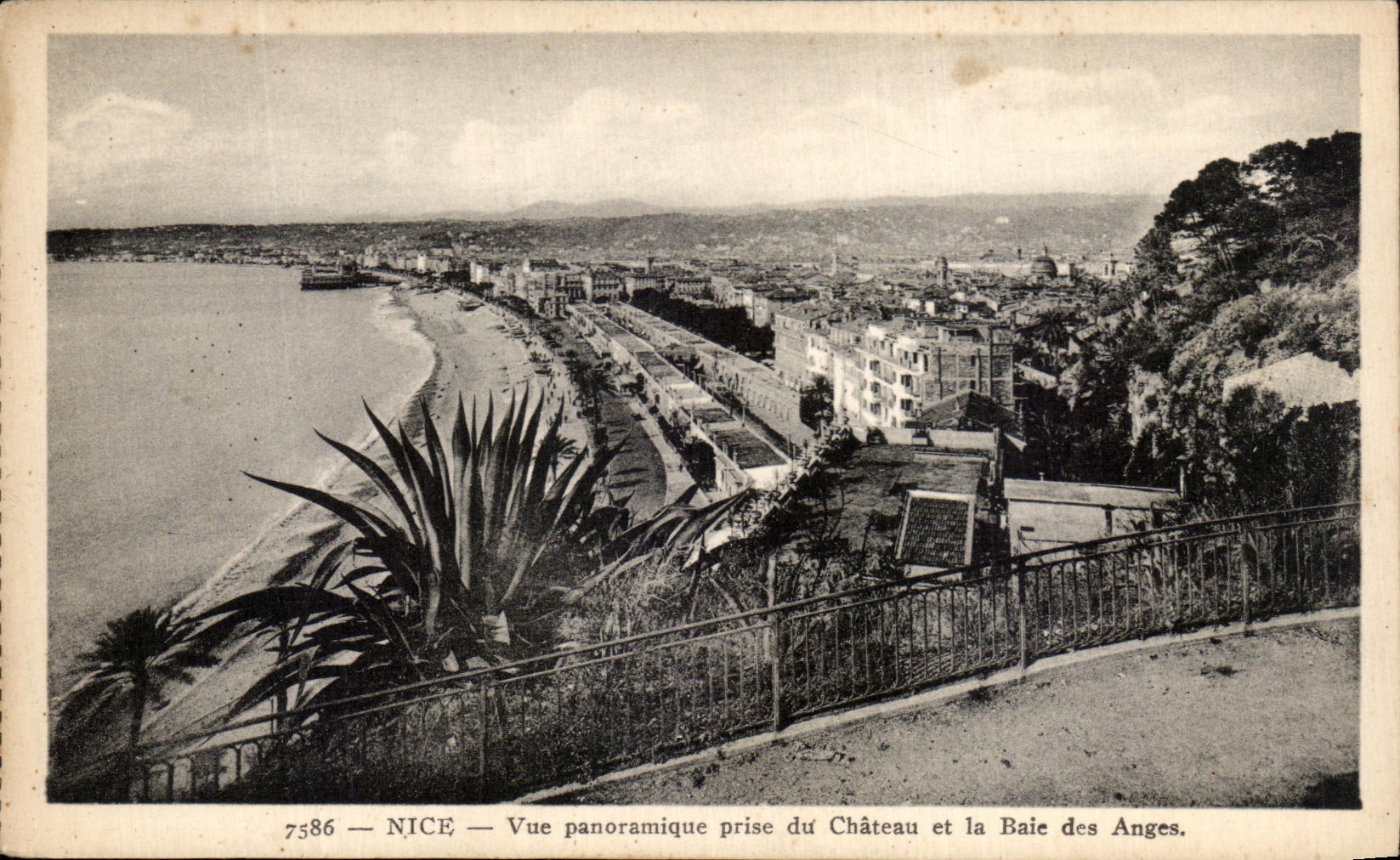 CPA Nice Seen Panbormique Taken Of the Castle And Bay Of the Angels