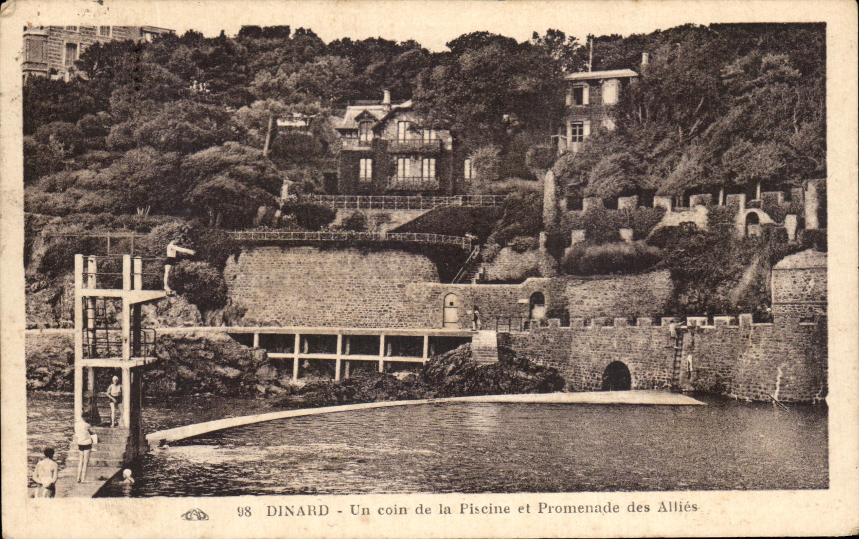 CPA Dinard Un Coin De La Piscine Et Promenade Des Allies