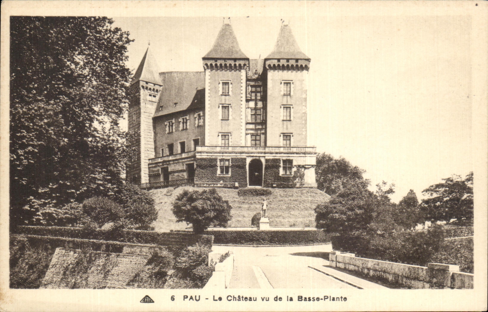 CPA Pau the castle seen of the Low Plant