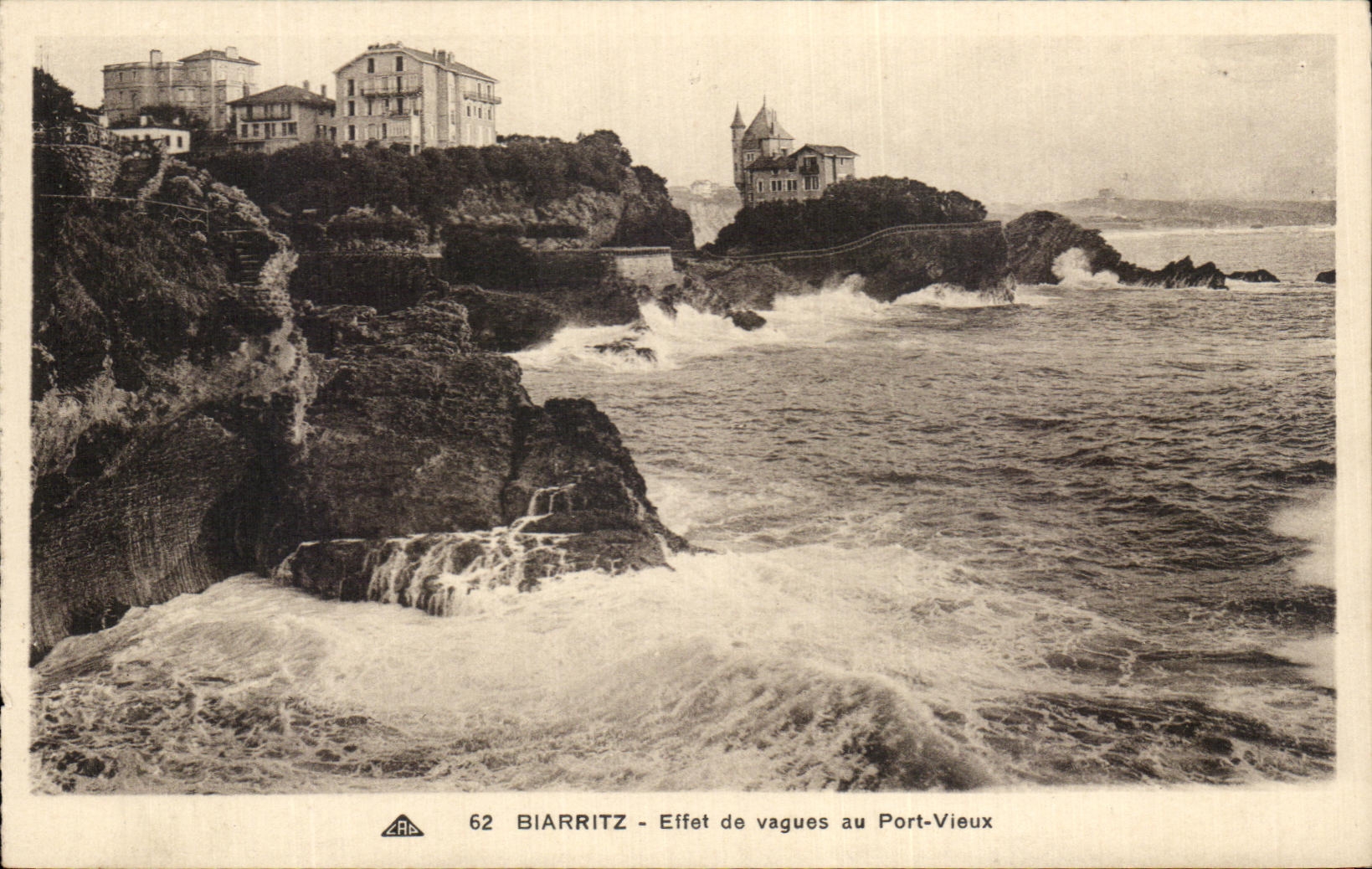 CPA Biarritz Effet de Vagues du Port Vieux